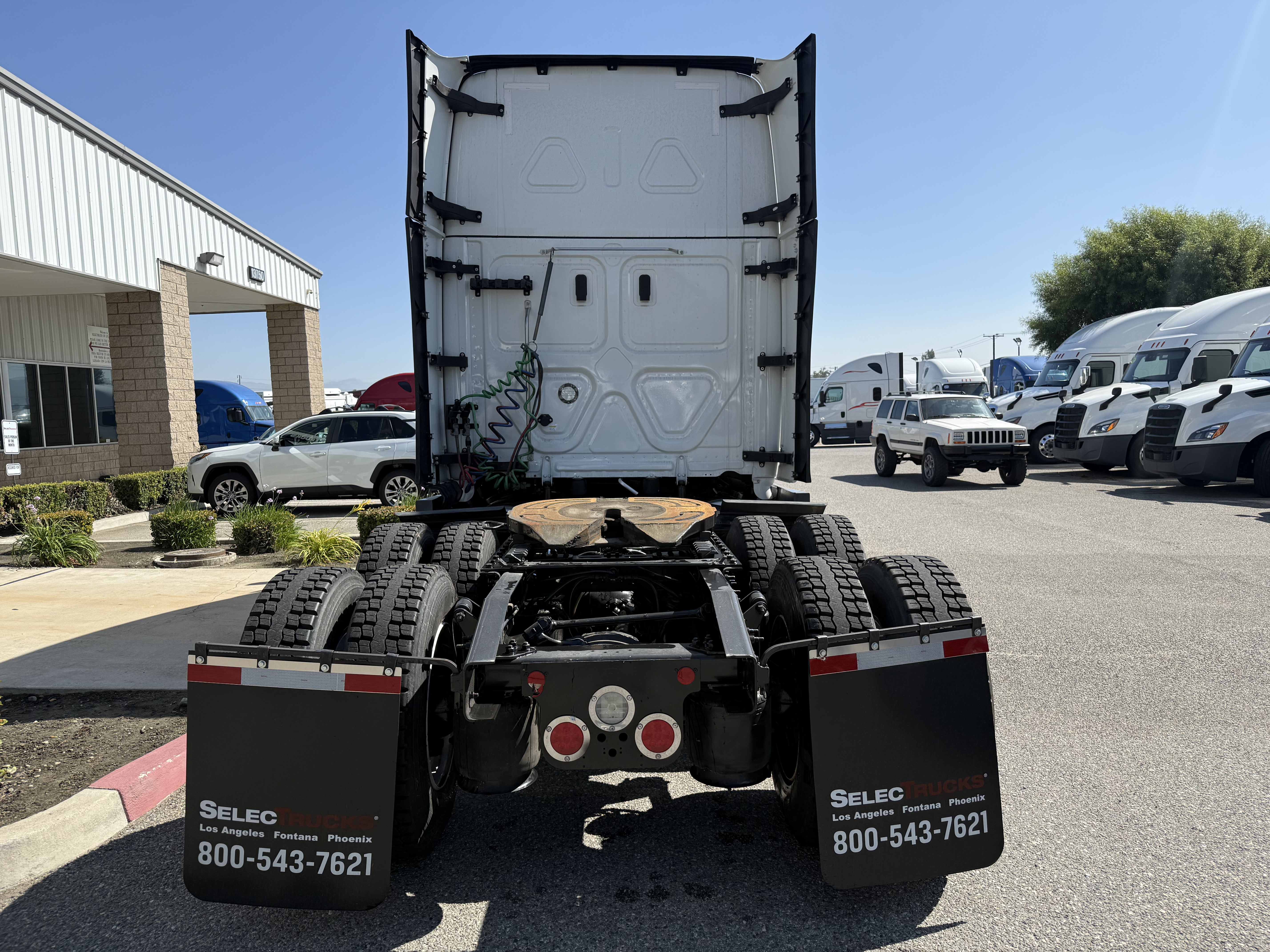 2023 FREIGHTLINER CASCADIA 126SLP - image 6