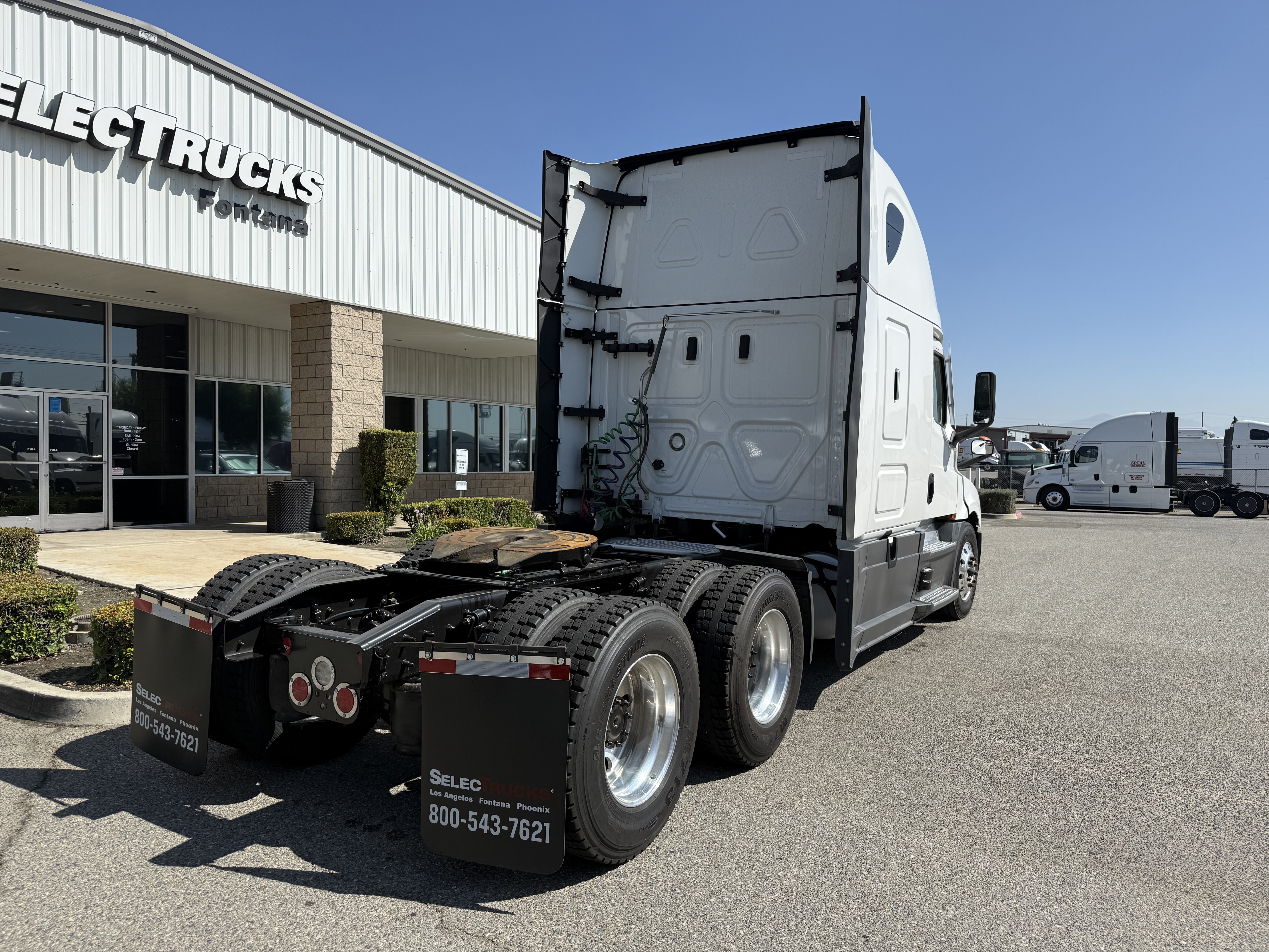 2023 FREIGHTLINER CASCADIA 126SLP - image 7