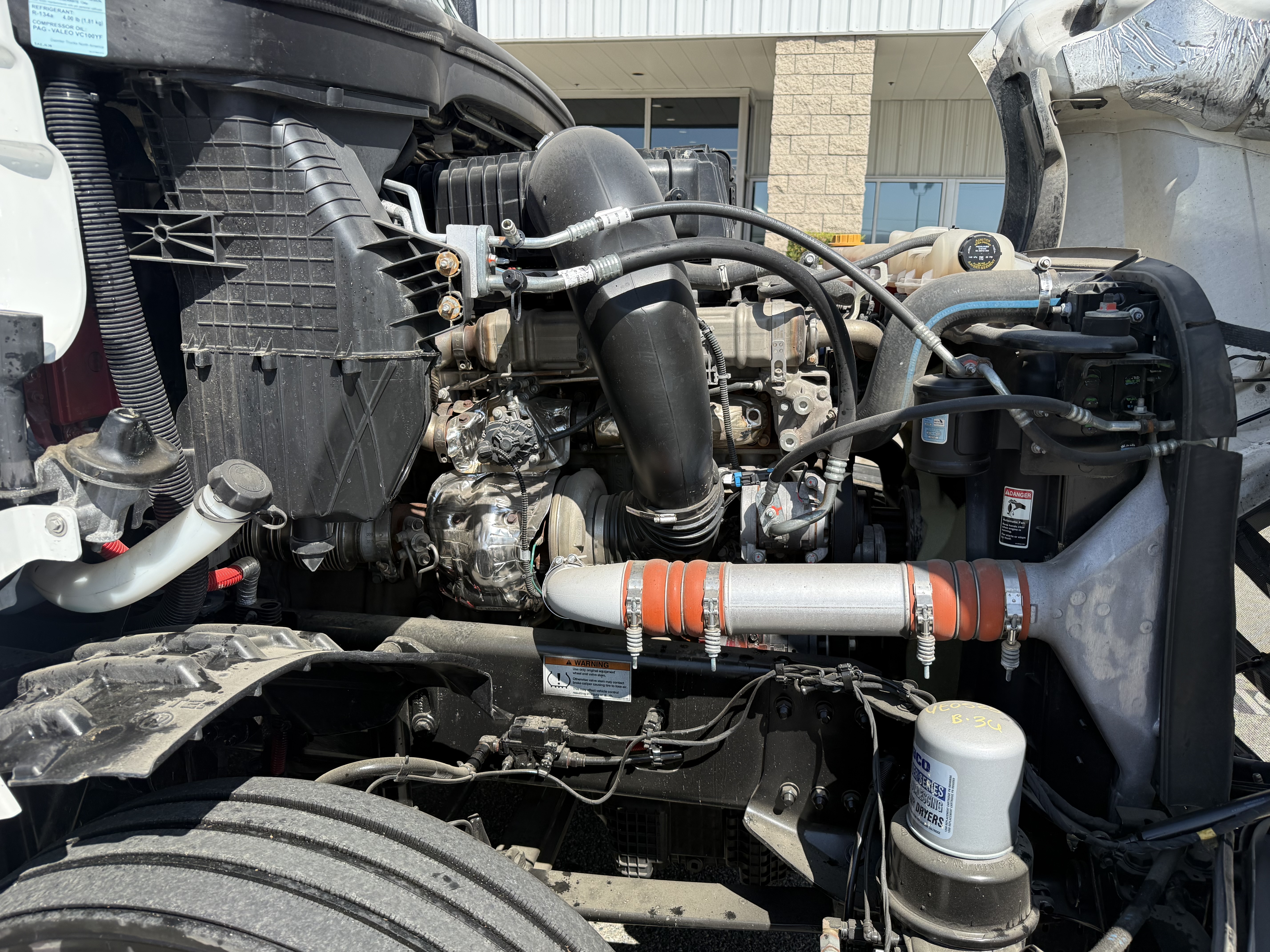 2023 FREIGHTLINER CASCADIA 126SLP - image 11