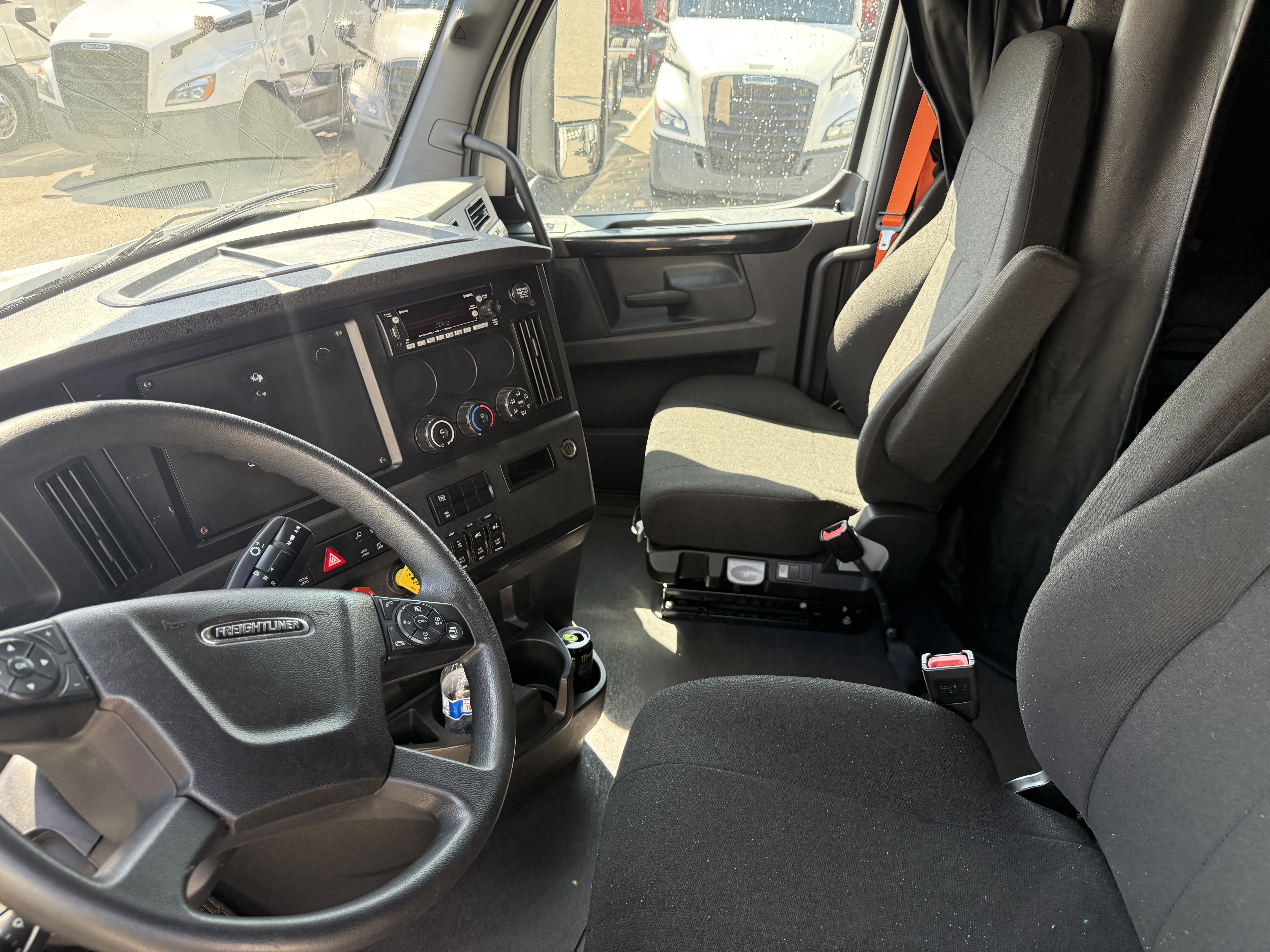 2023 FREIGHTLINER CASCADIA 126SLP - image 18