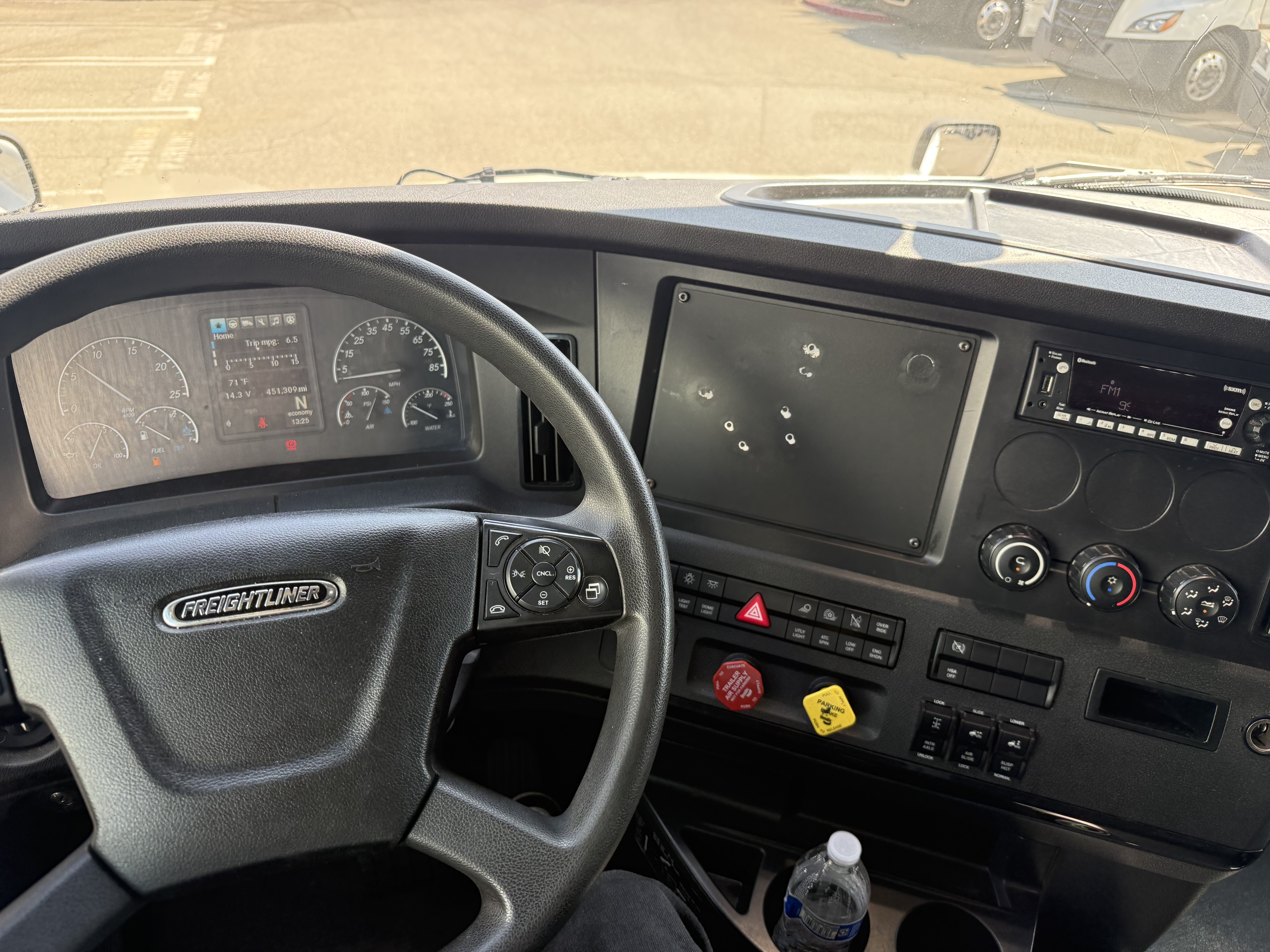 2023 FREIGHTLINER CASCADIA 126SLP - image 19