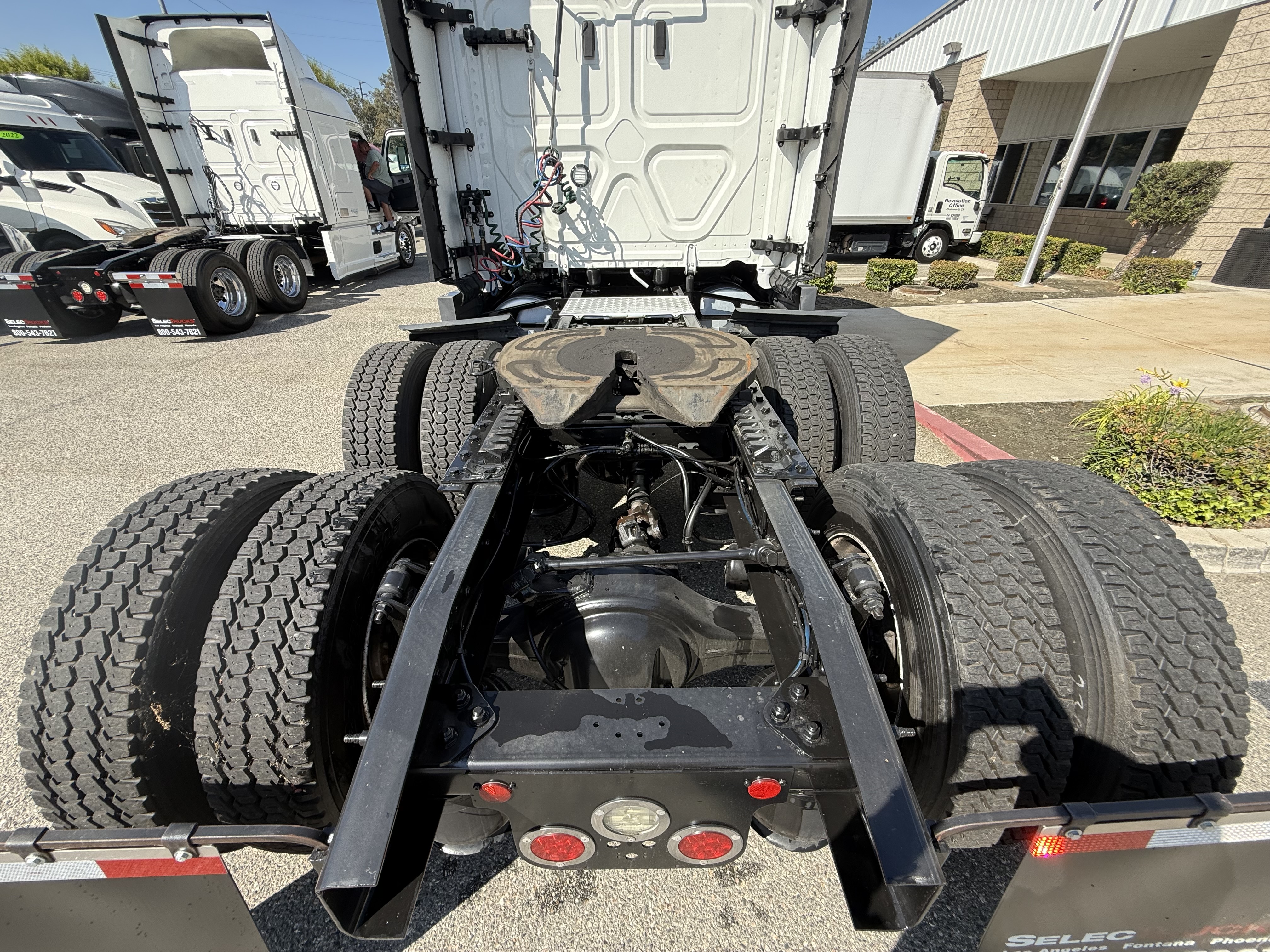 2023 FREIGHTLINER CASCADIA 126SLP - image 5