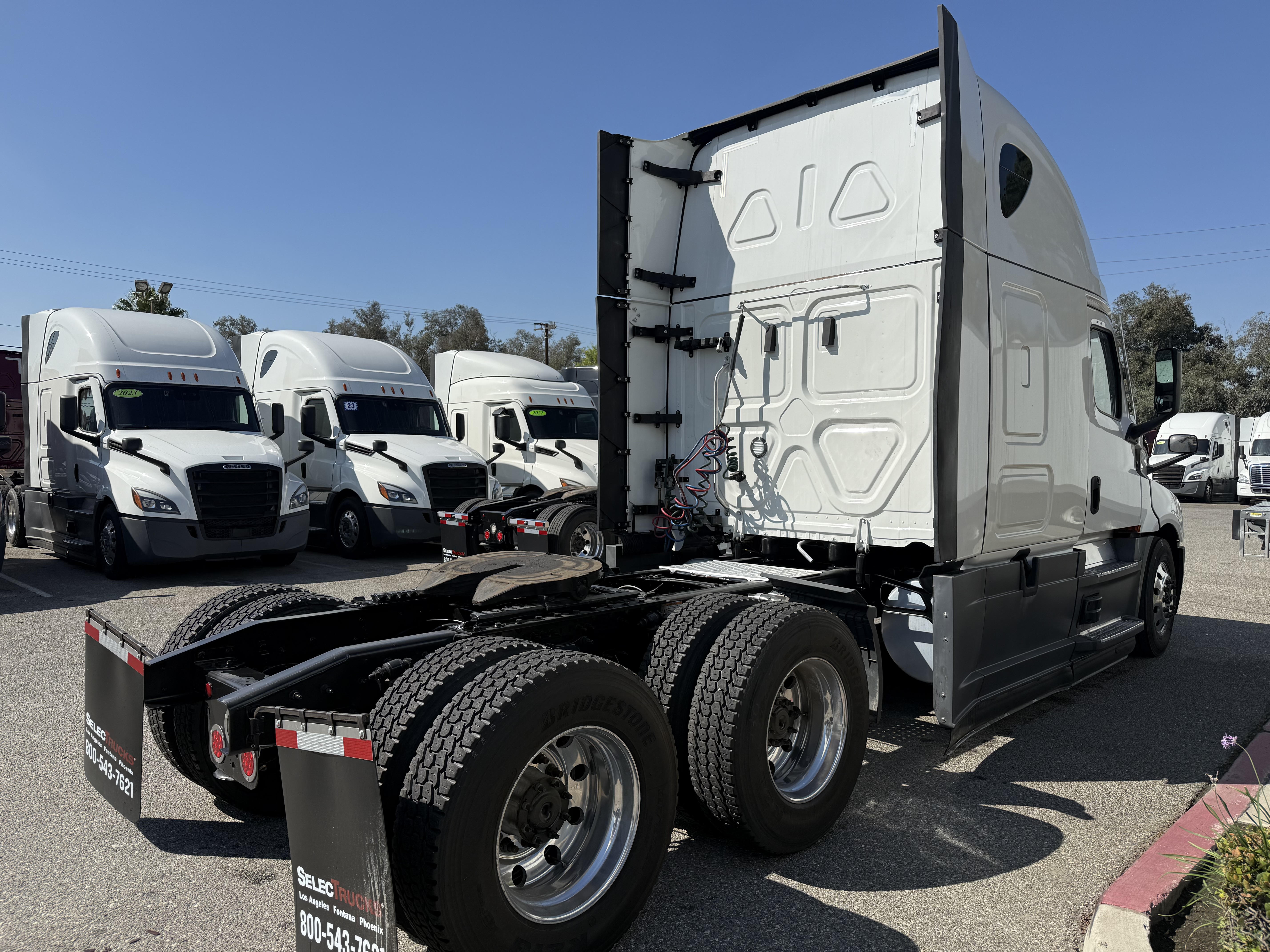 2023 FREIGHTLINER CASCADIA 126SLP - image 7