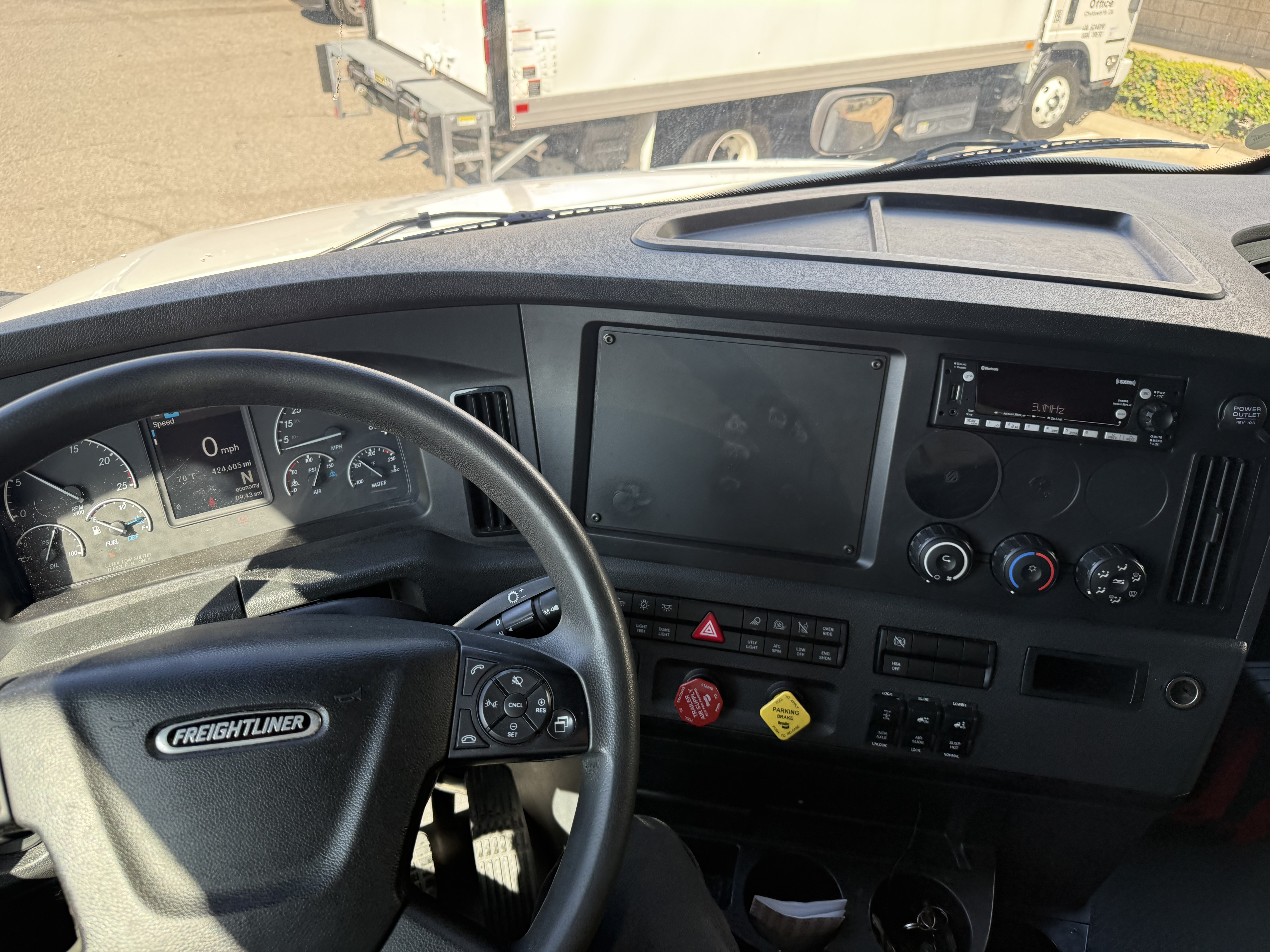 2023 FREIGHTLINER CASCADIA 126SLP - image 22
