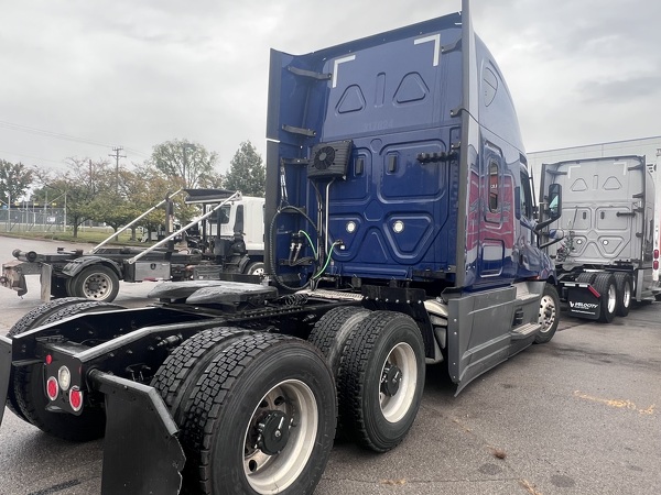 FREIGHTLINER CASCADIA 126SLP 2021