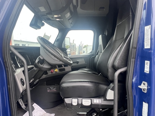 FREIGHTLINER CASCADIA 126SLP 2021