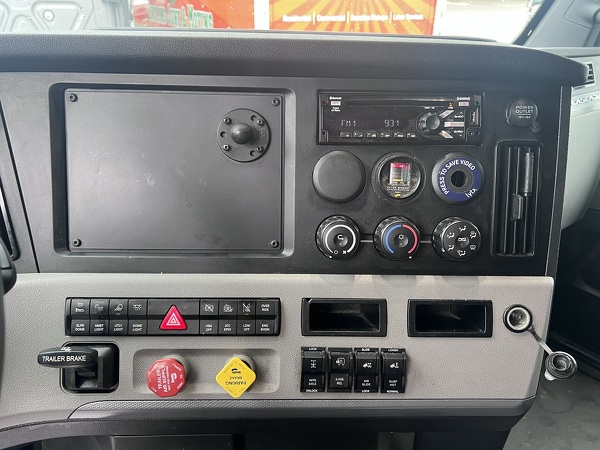 FREIGHTLINER CASCADIA 126SLP 2021