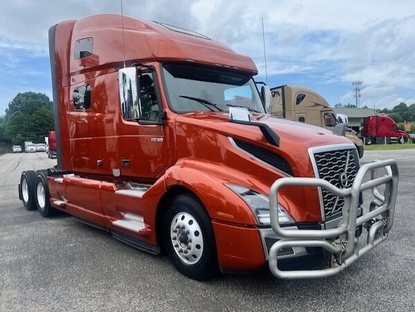 VOLVO VNL64T760 