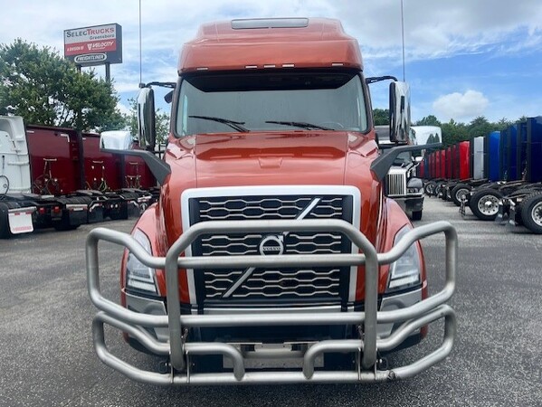 VOLVO VNL64T760 2024