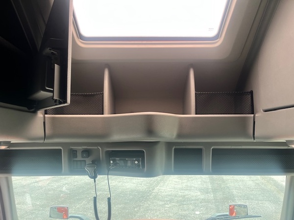 VOLVO VNL64T760 2024