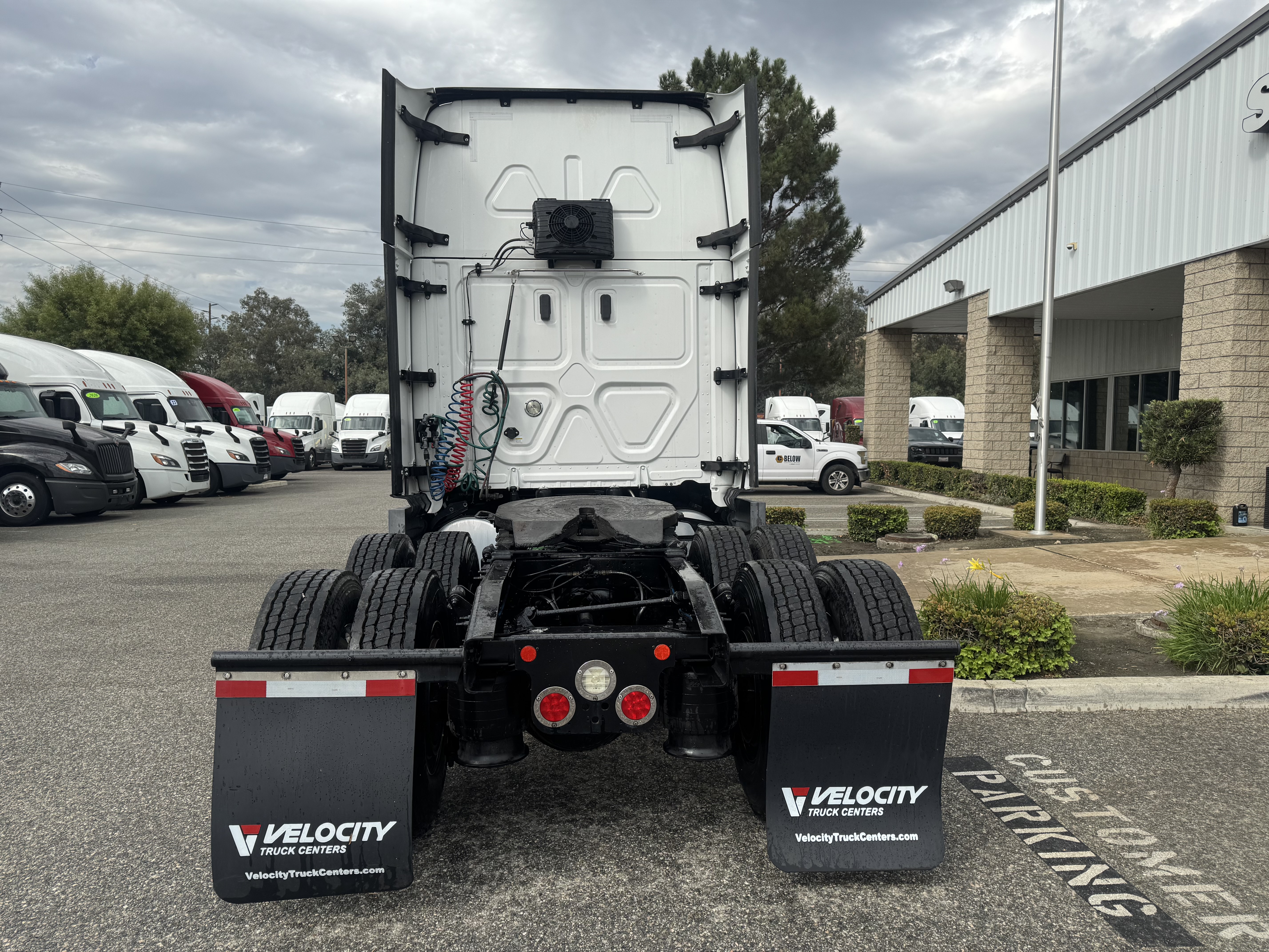 2021 FREIGHTLINER CASCADIA 126SLP - image 5