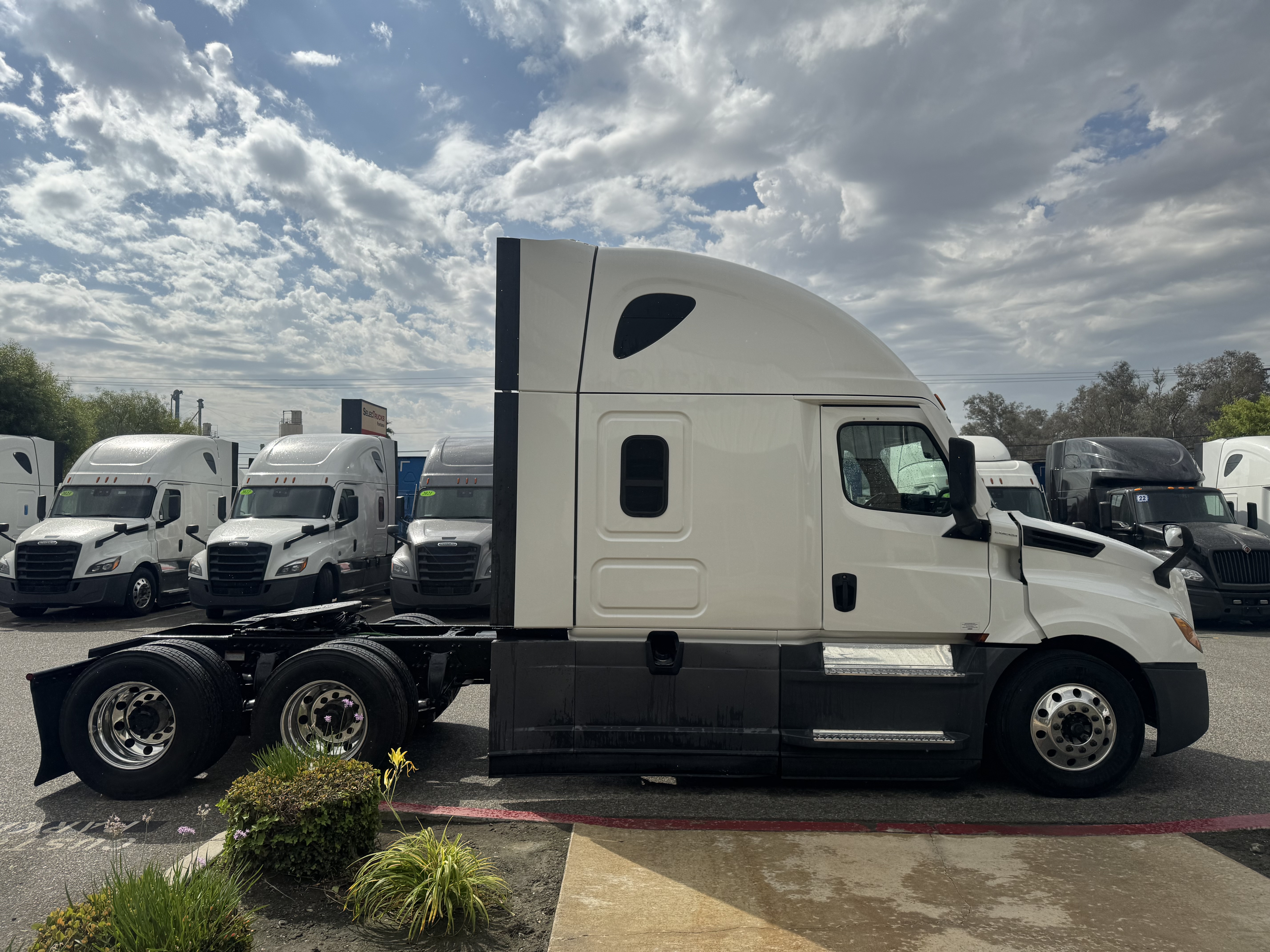 2021 FREIGHTLINER CASCADIA 126SLP - image 7