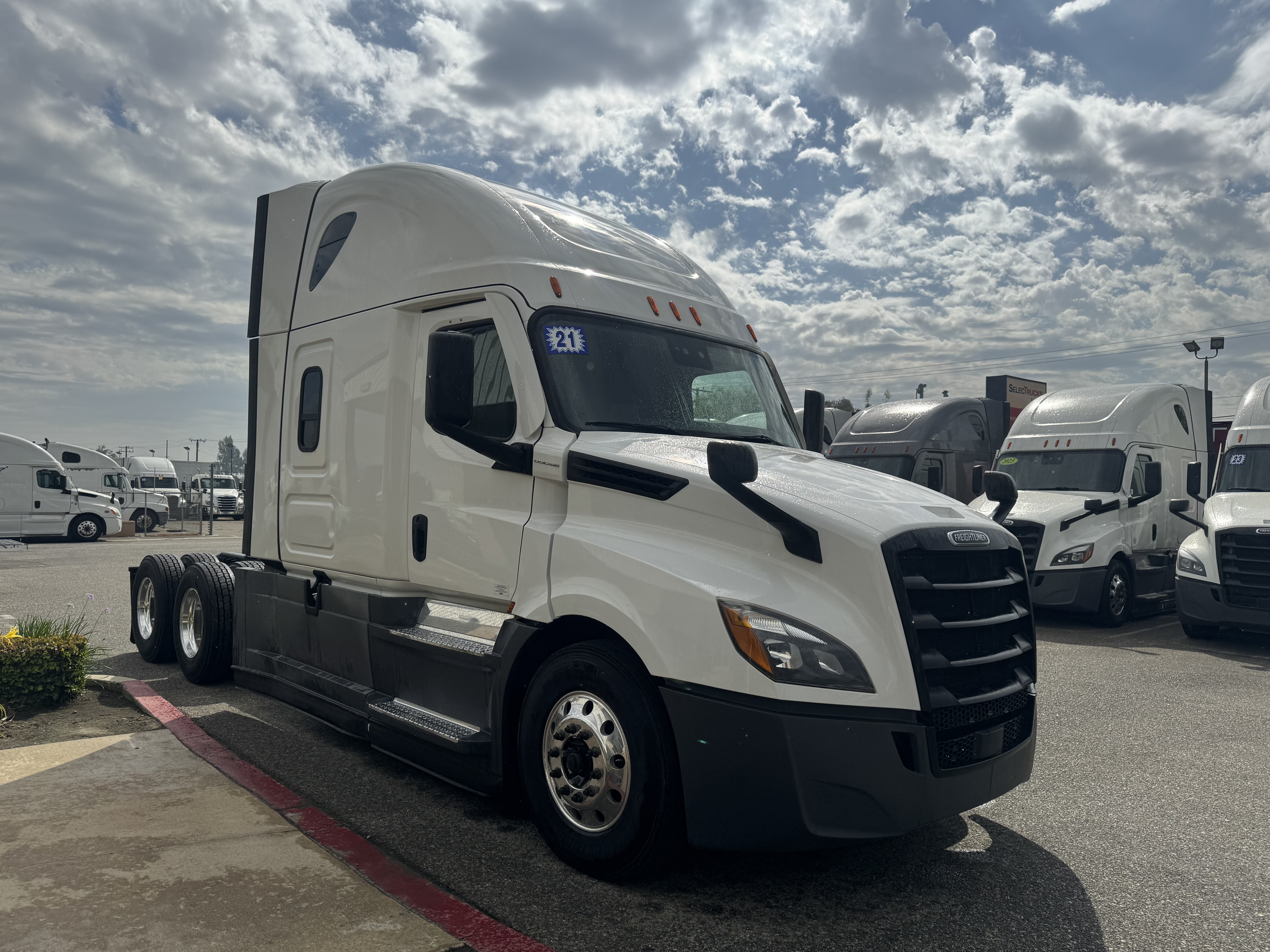 2021 FREIGHTLINER CASCADIA 126SLP - image 8