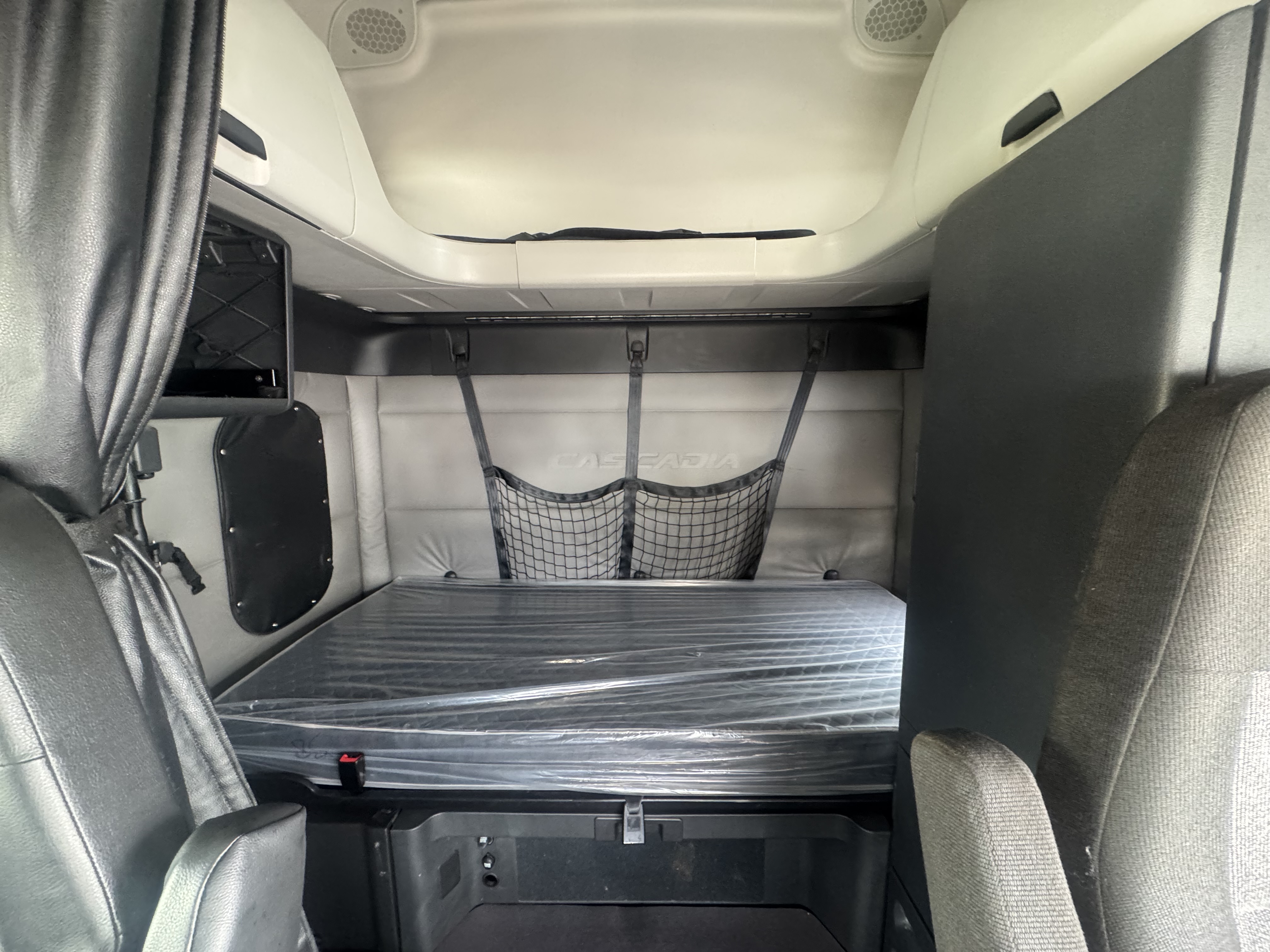 2021 FREIGHTLINER CASCADIA 126SLP - image 16