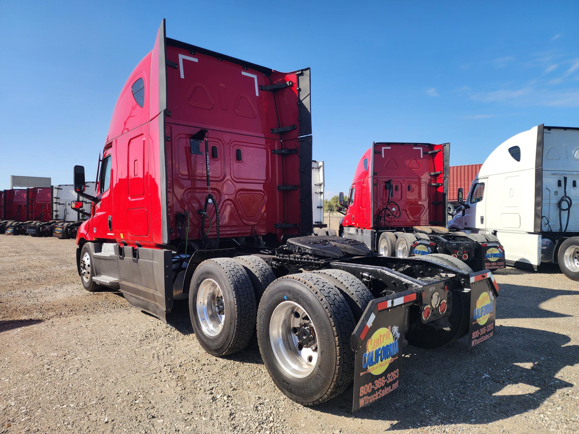 2020 FREIGHTLINER CASCADIA 126SLP - image 4
