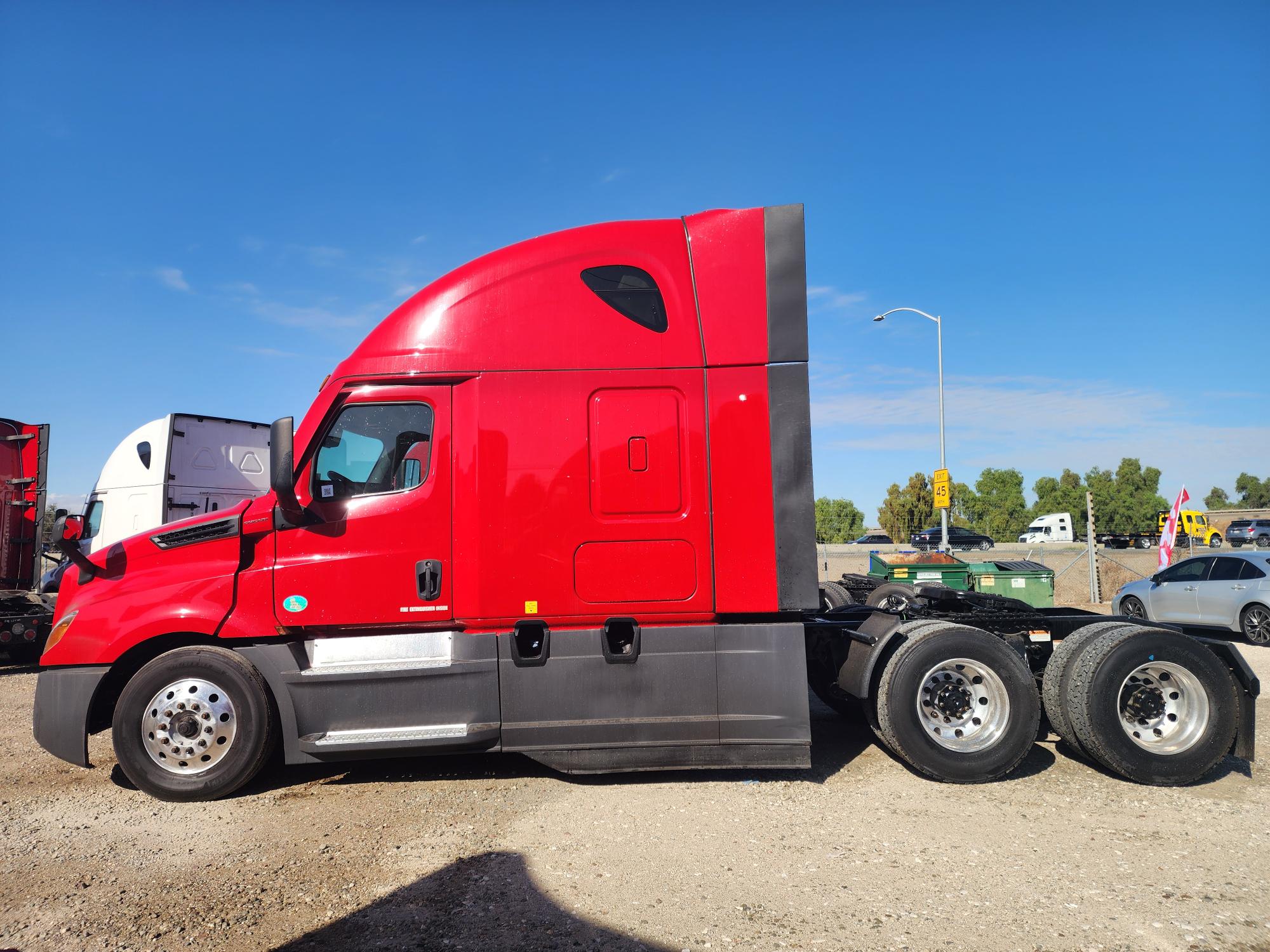 2020 FREIGHTLINER CASCADIA 126SLP - image 3