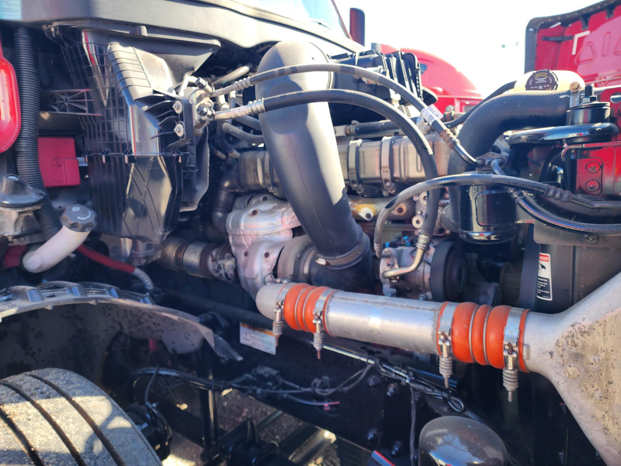 2020 FREIGHTLINER CASCADIA 126SLP - image 9