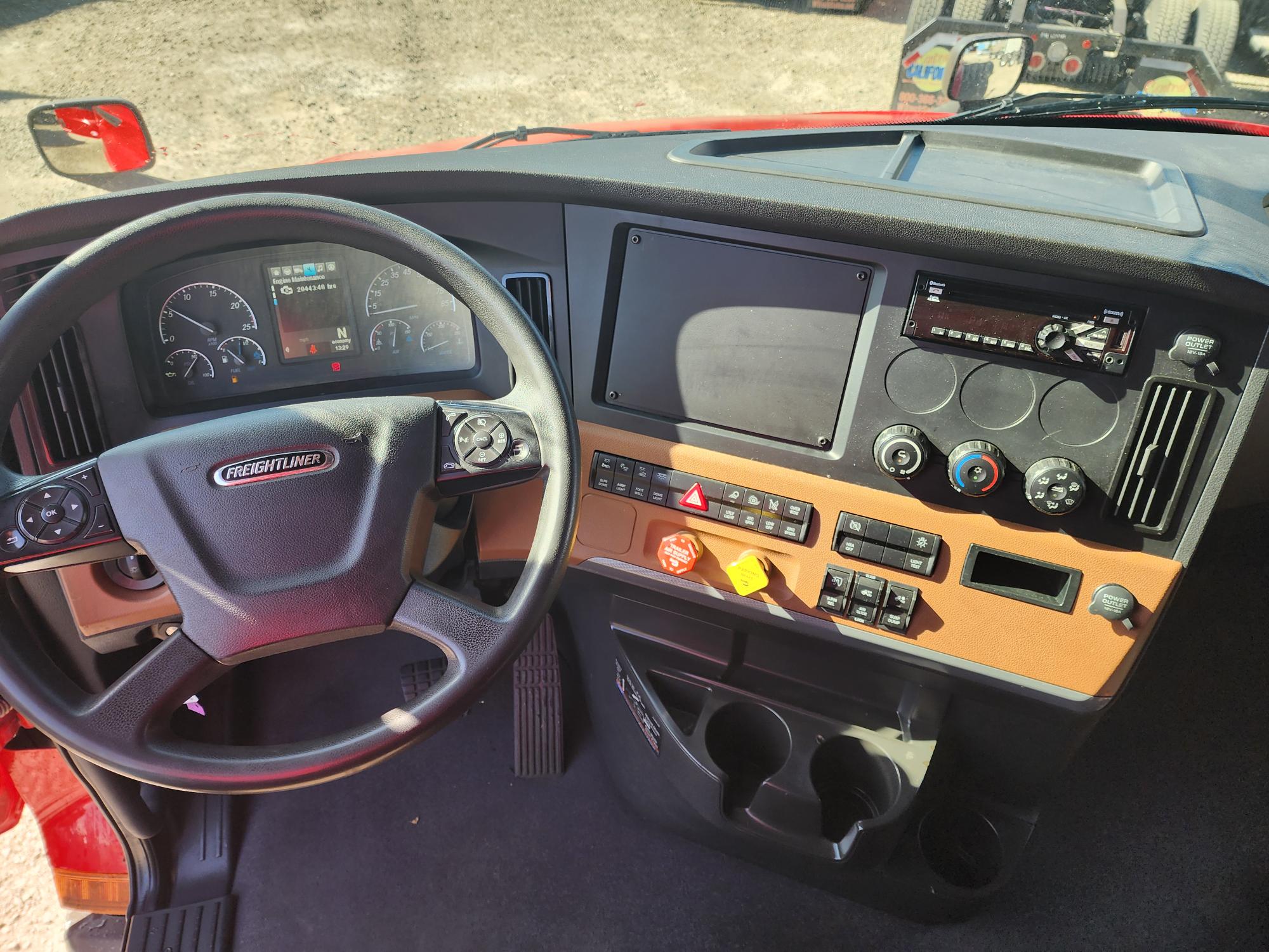 2020 FREIGHTLINER CASCADIA 126SLP - image 19