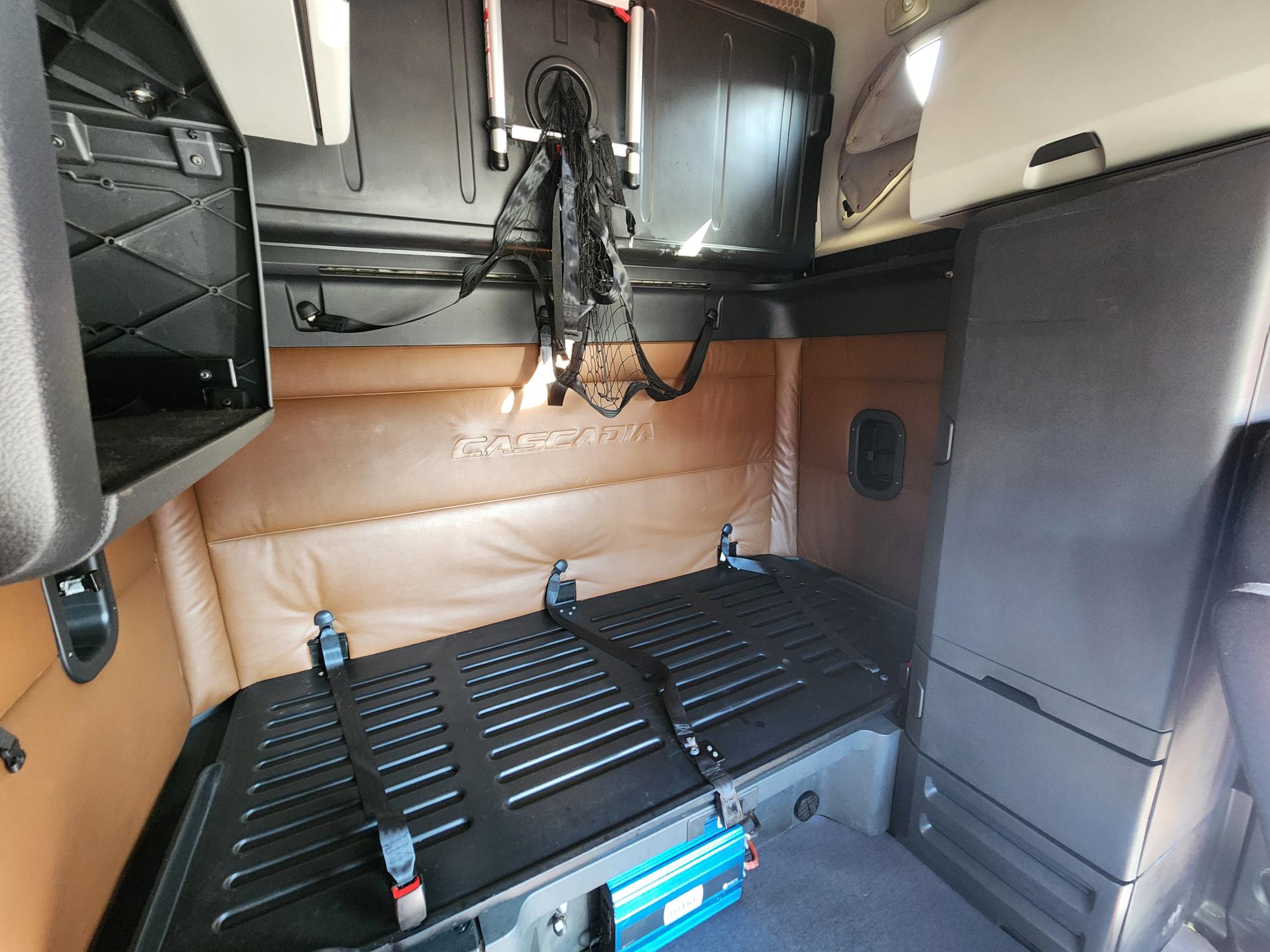 2020 FREIGHTLINER CASCADIA 126SLP - image 16