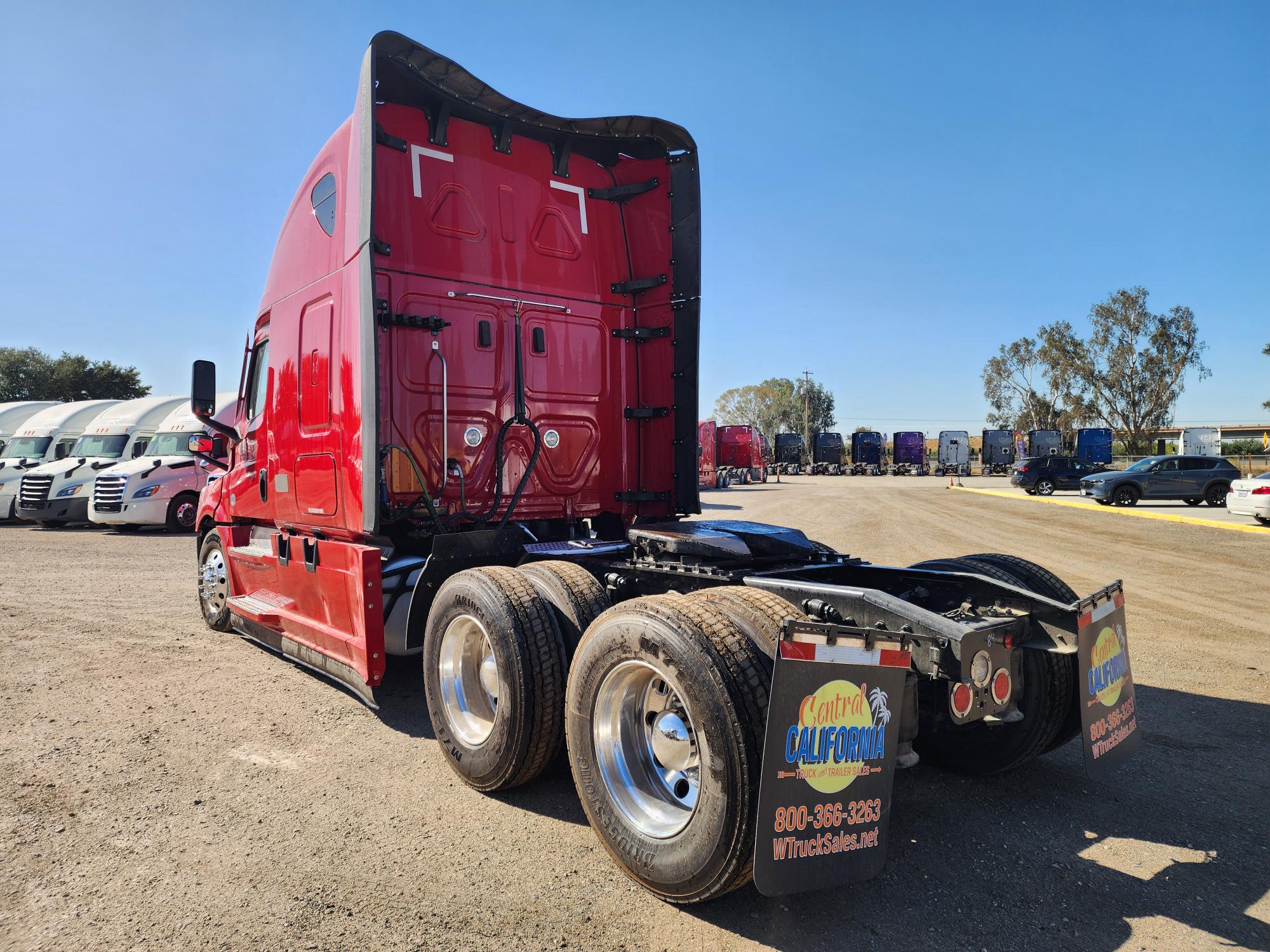 2023 FREIGHTLINER CASCADIA 126SLP - image 4
