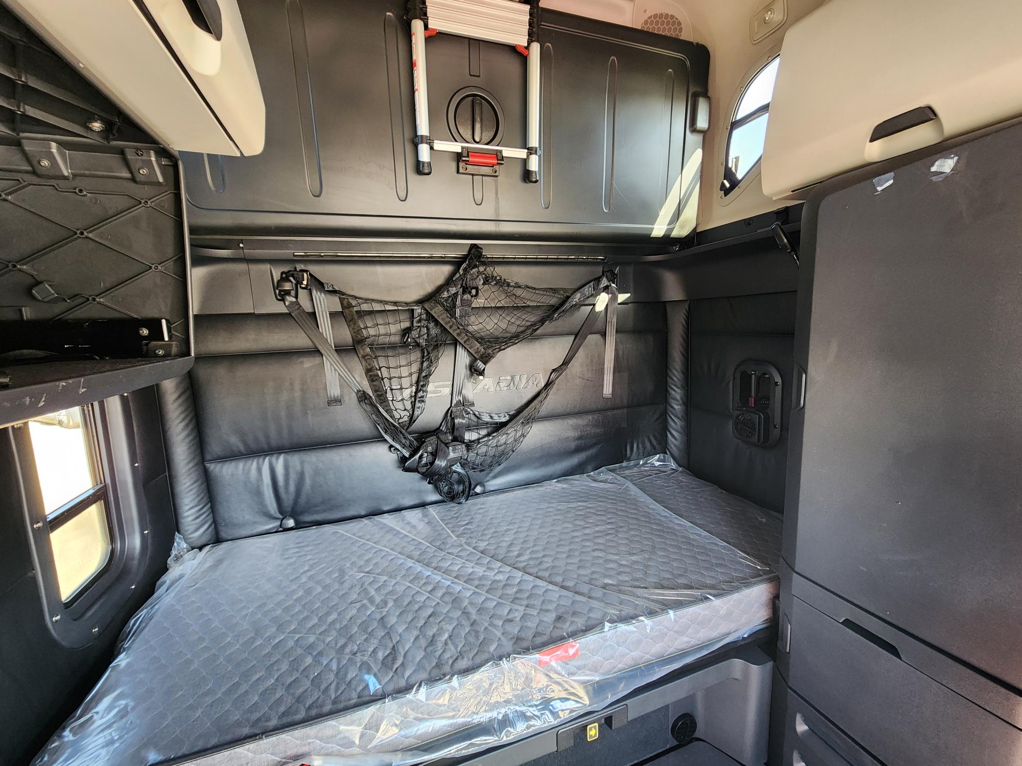 2023 FREIGHTLINER CASCADIA 126SLP - image 18