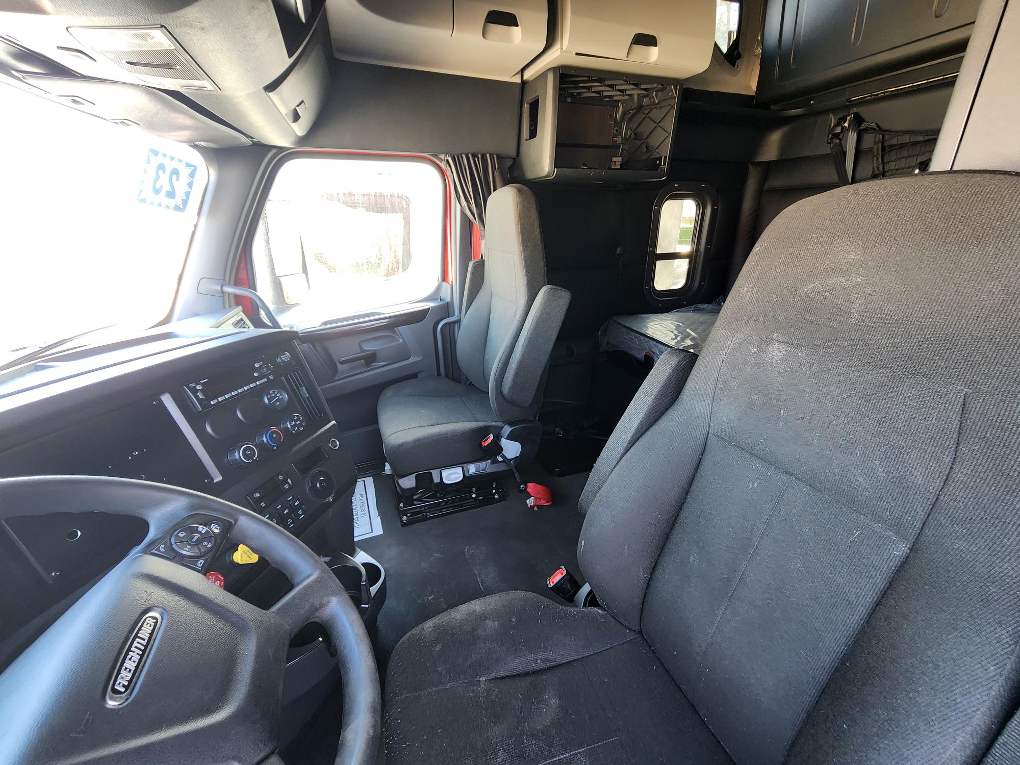 2023 FREIGHTLINER CASCADIA 126SLP - image 15