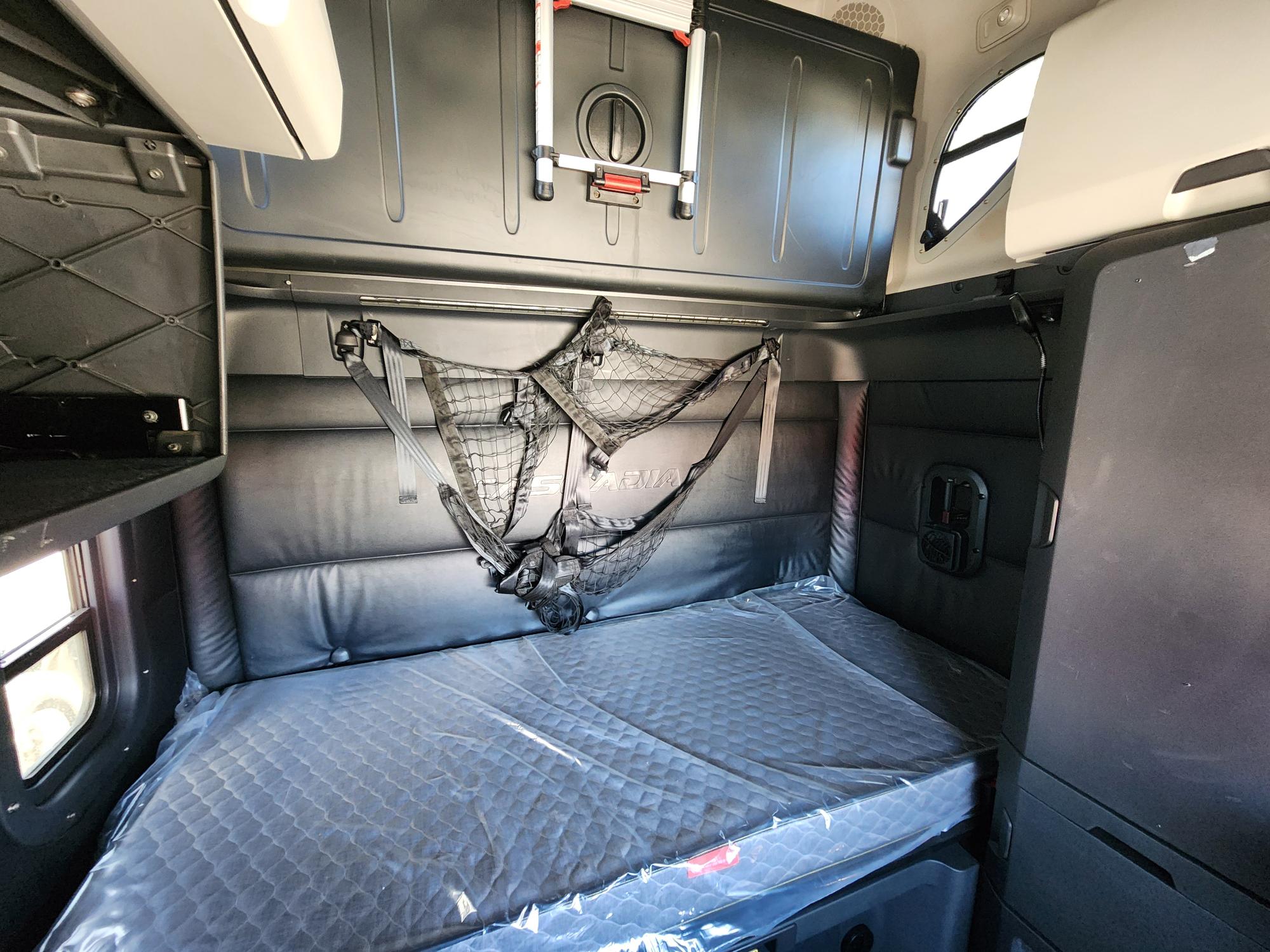 2023 FREIGHTLINER CASCADIA 126SLP - image 19