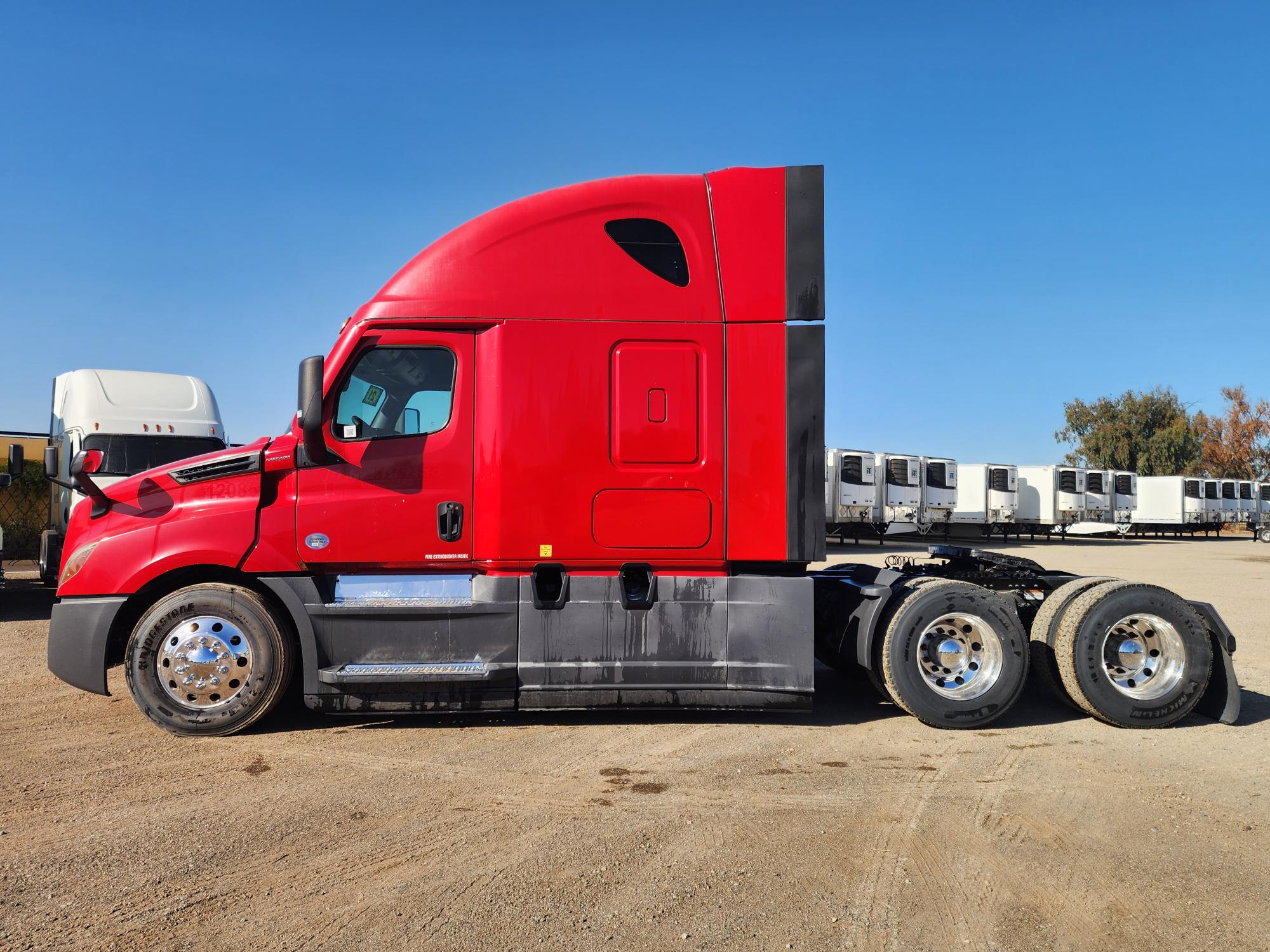 2021 FREIGHTLINER CASCADIA 126SLP - image 3