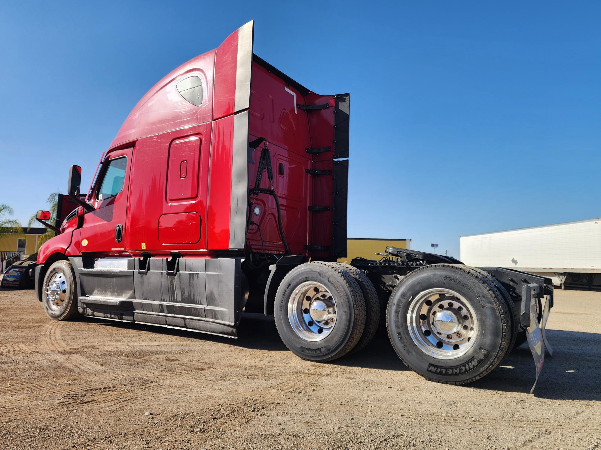 2021 FREIGHTLINER CASCADIA 126SLP - image 4