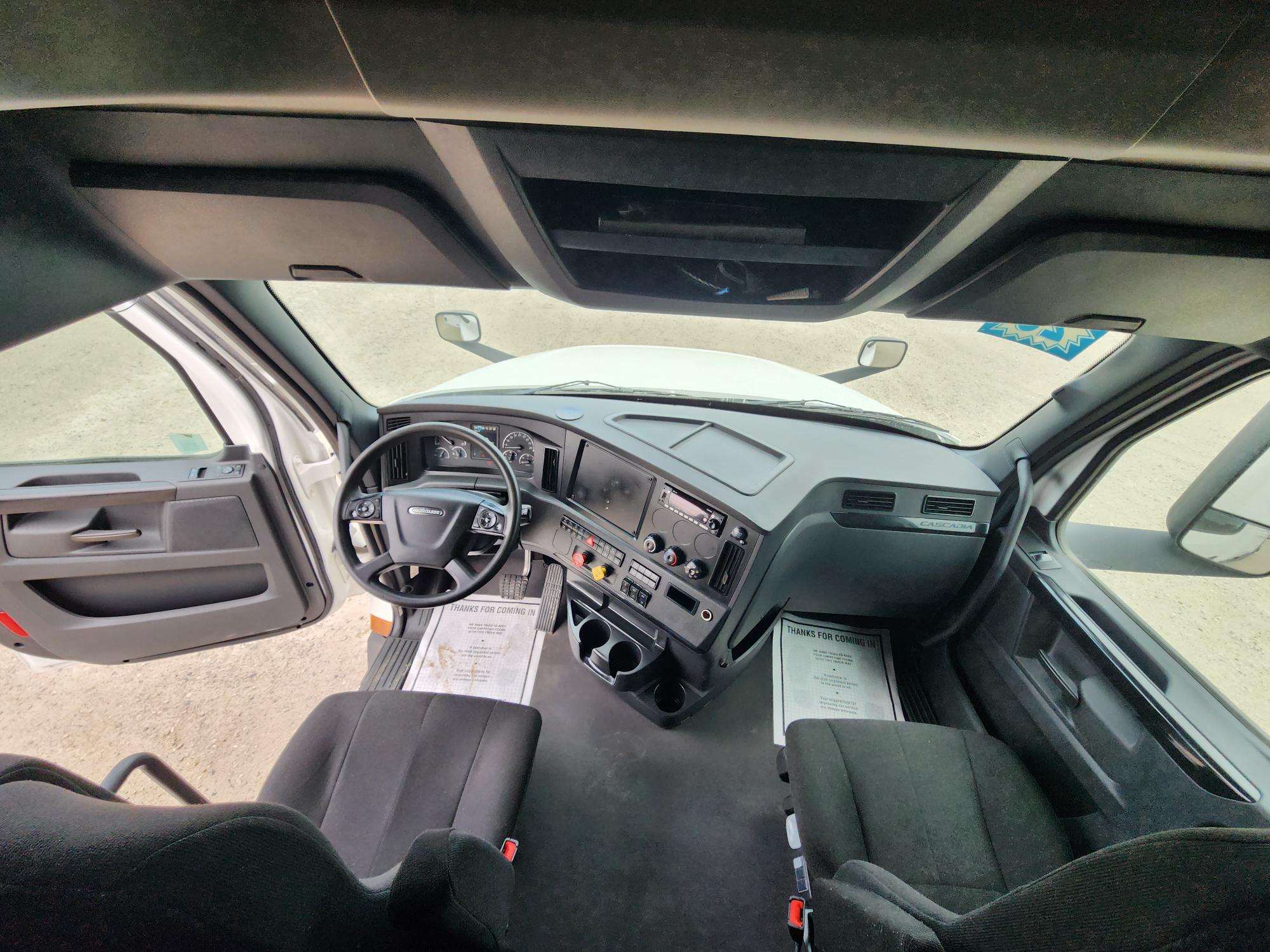 2023 FREIGHTLINER CASCADIA 126SLP - image 23