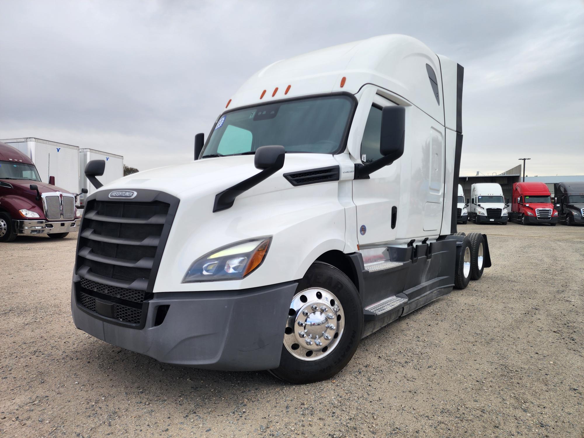 2023 FREIGHTLINER CASCADIA 126SLP - image 1