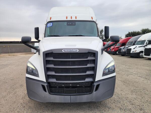 FREIGHTLINER CASCADIA 126SLP 2023
