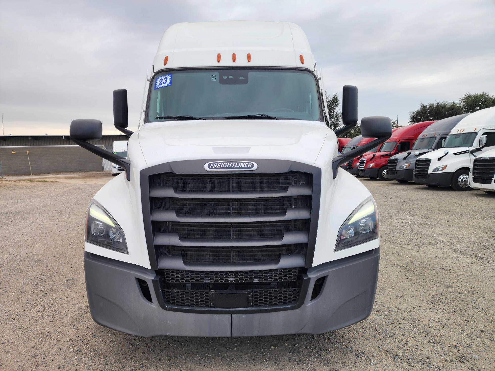 2023 FREIGHTLINER CASCADIA 126SLP - image 2