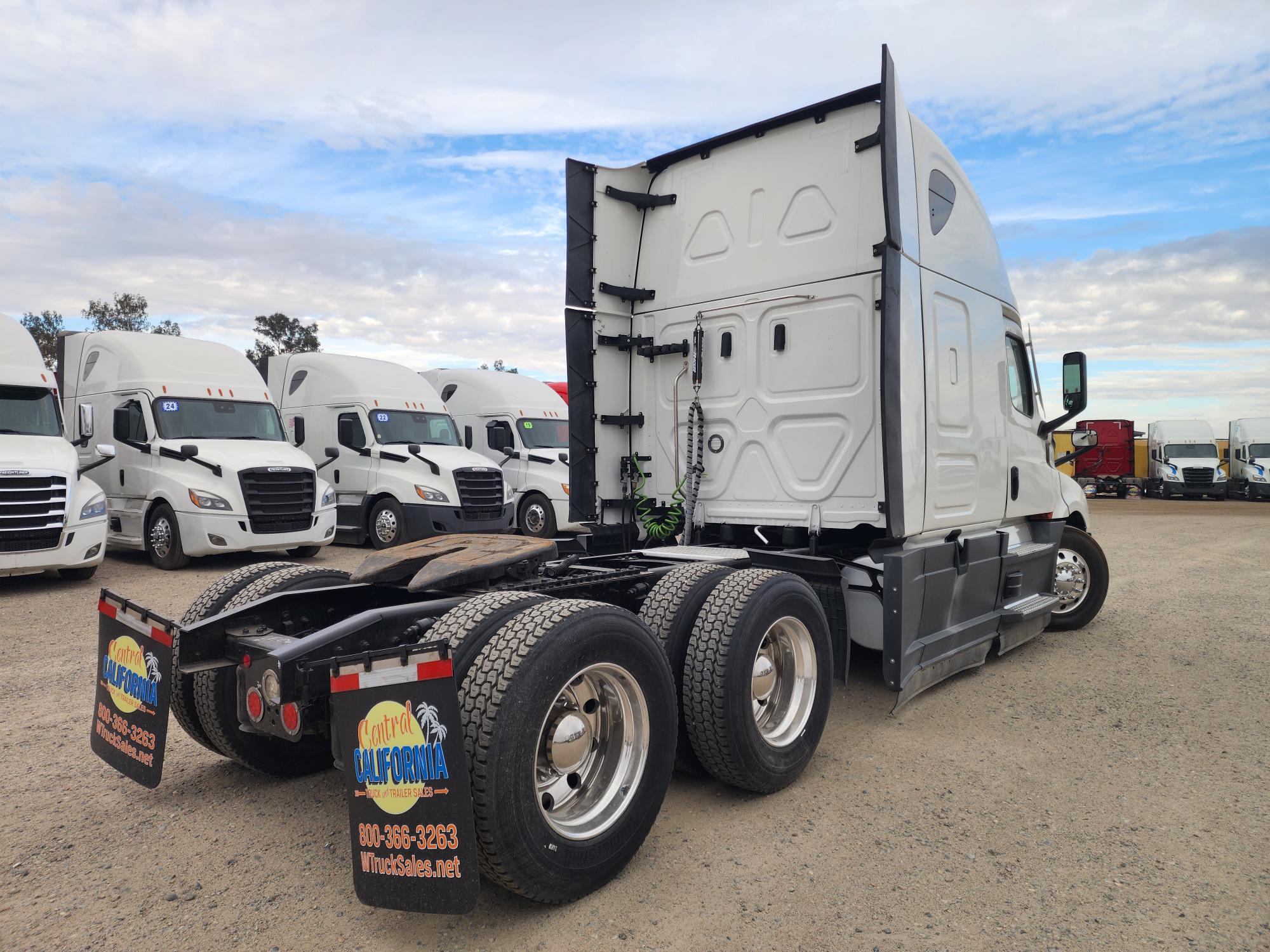 2023 FREIGHTLINER CASCADIA 126SLP - image 6
