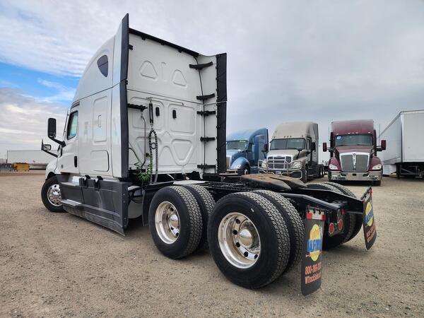 FREIGHTLINER CASCADIA 126SLP 2023