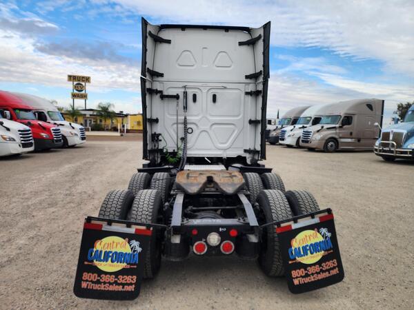 FREIGHTLINER CASCADIA 126SLP 2023