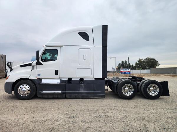FREIGHTLINER CASCADIA 126SLP 2023