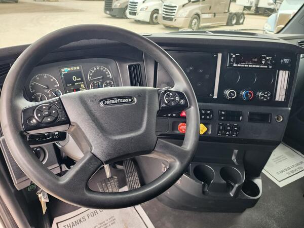 FREIGHTLINER CASCADIA 126SLP 2023