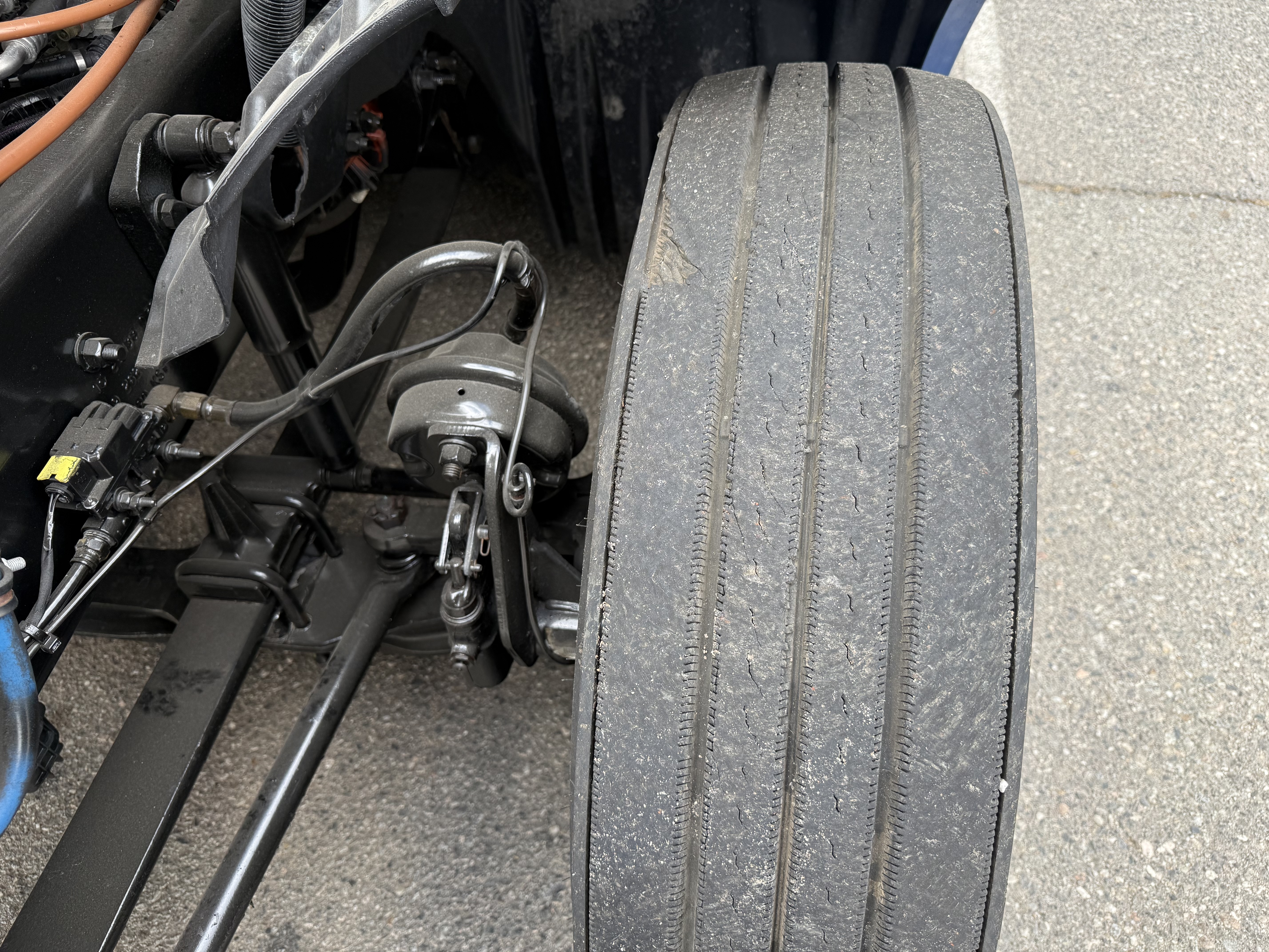 2020 FREIGHTLINER CASCADIA 126SLP - image 13