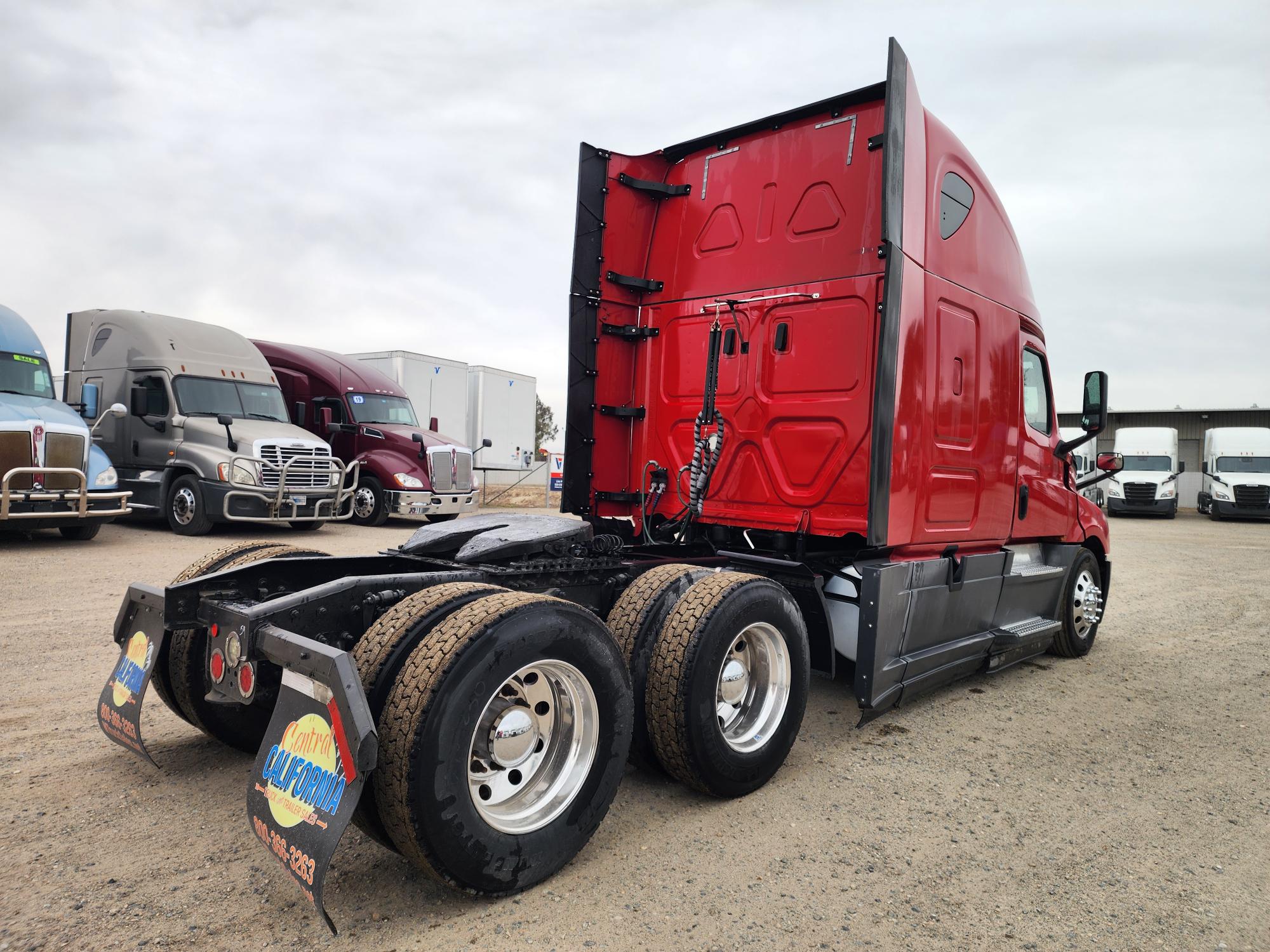 2020 FREIGHTLINER CASCADIA 126SLP - image 6