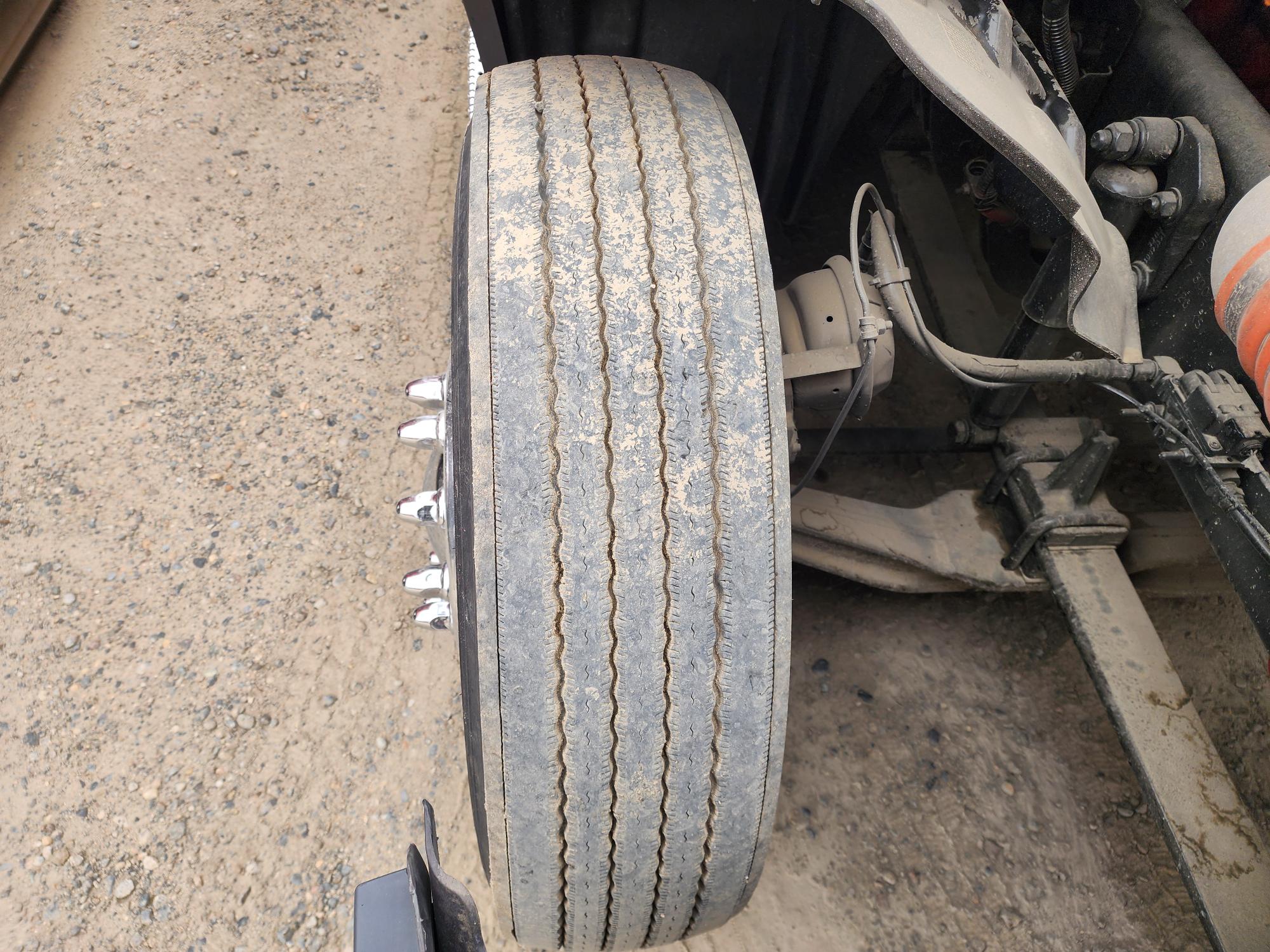 2020 FREIGHTLINER CASCADIA 126SLP - image 11