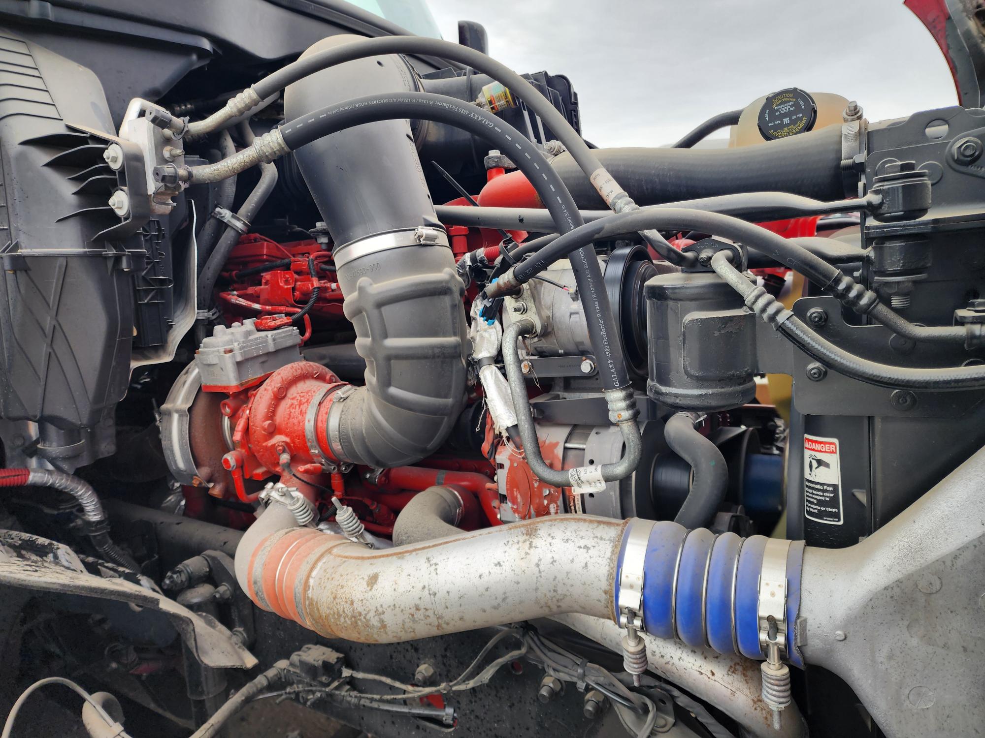 2020 FREIGHTLINER CASCADIA 126SLP - image 9