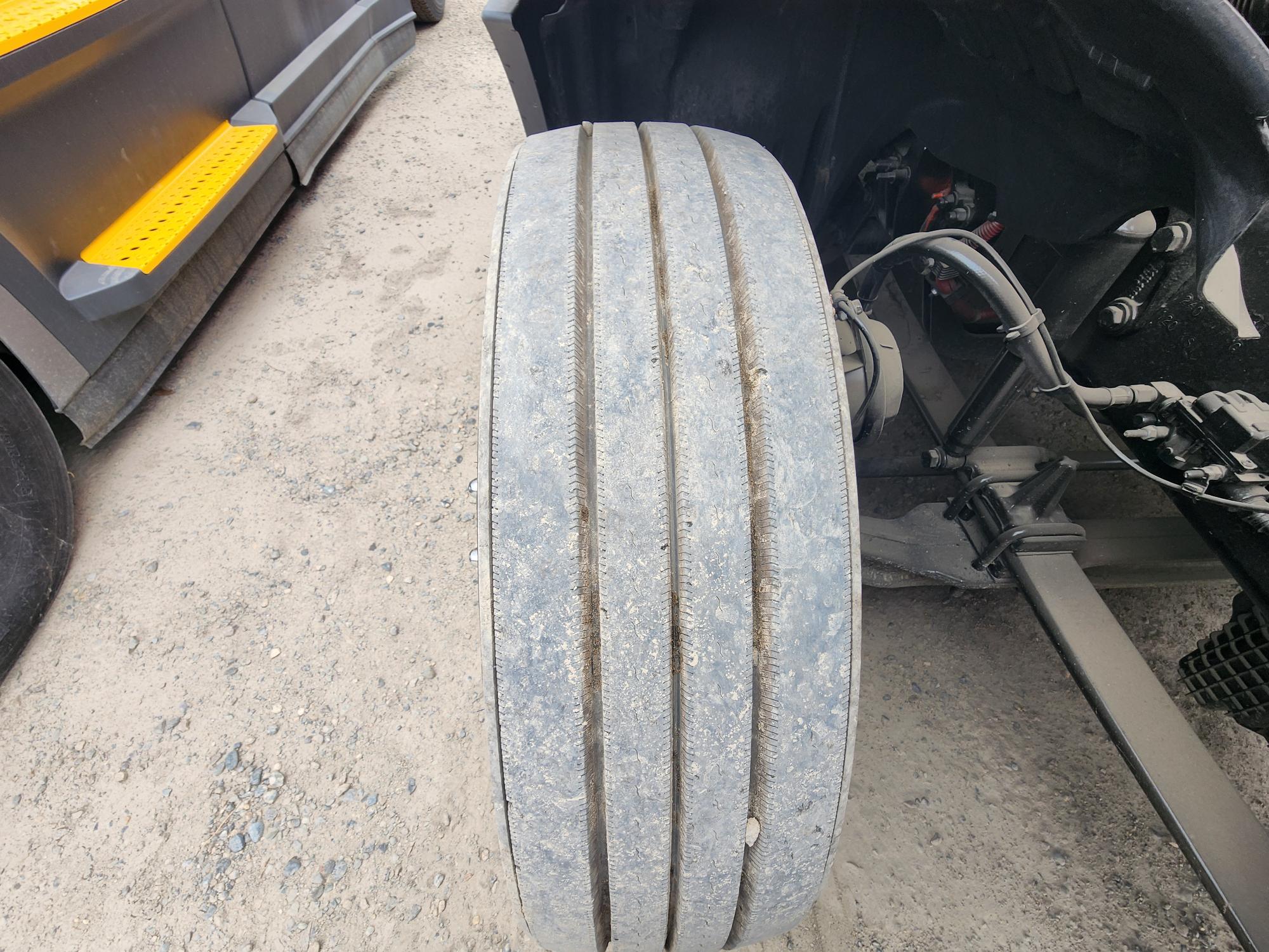 2020 FREIGHTLINER CASCADIA 126SLP - image 10