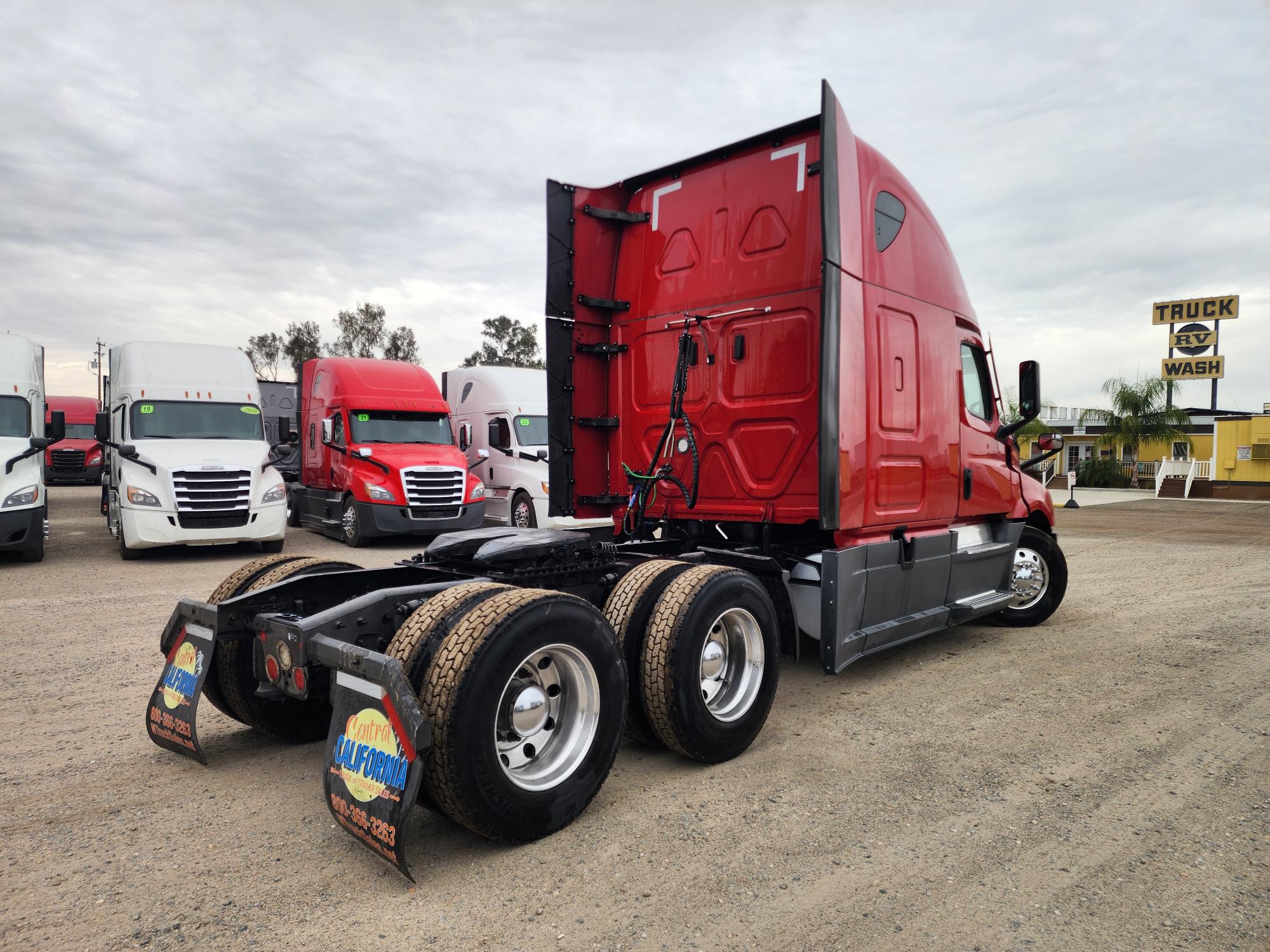 2020 FREIGHTLINER CASCADIA 126SLP - image 6
