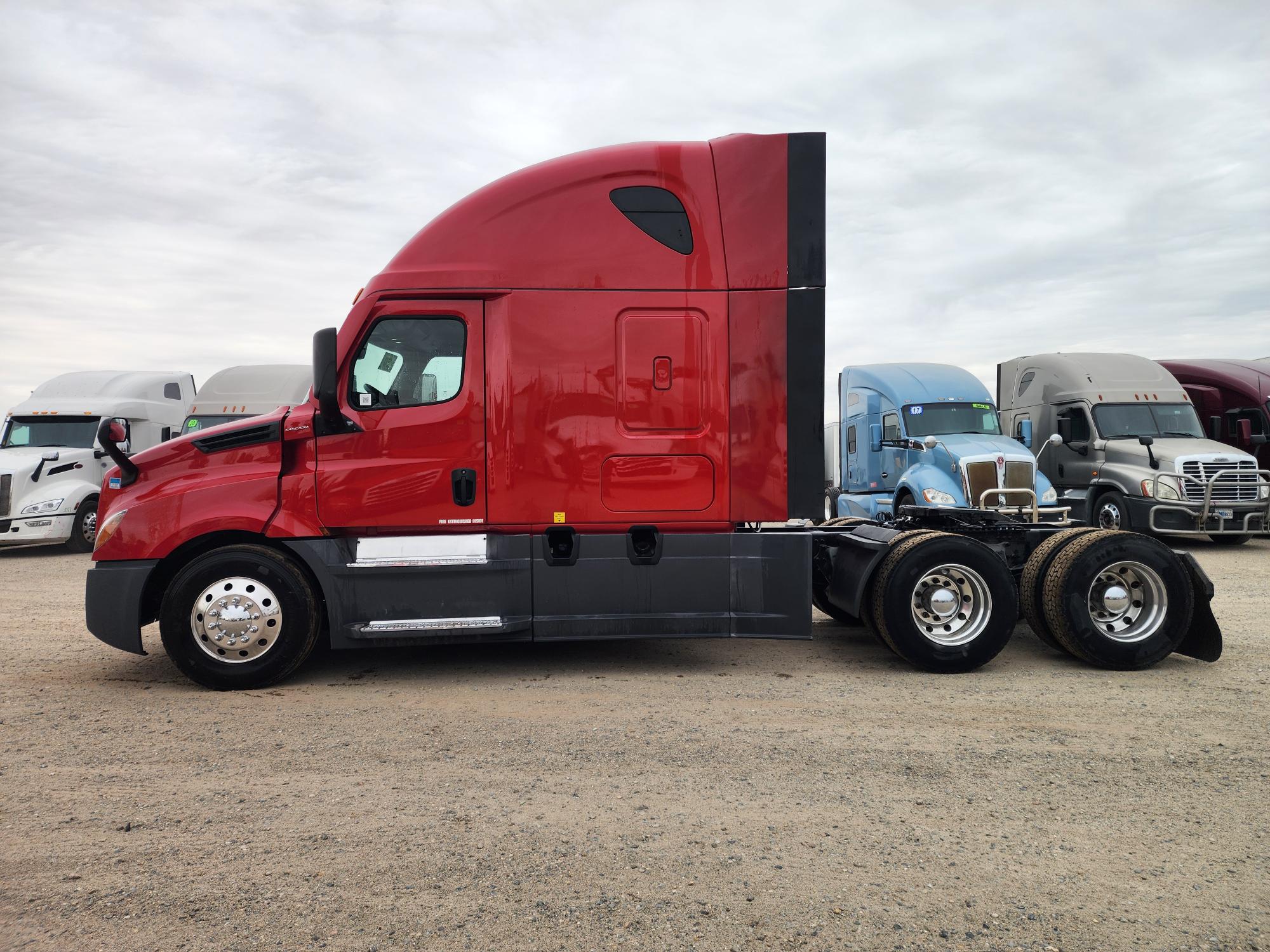2020 FREIGHTLINER CASCADIA 126SLP - image 3