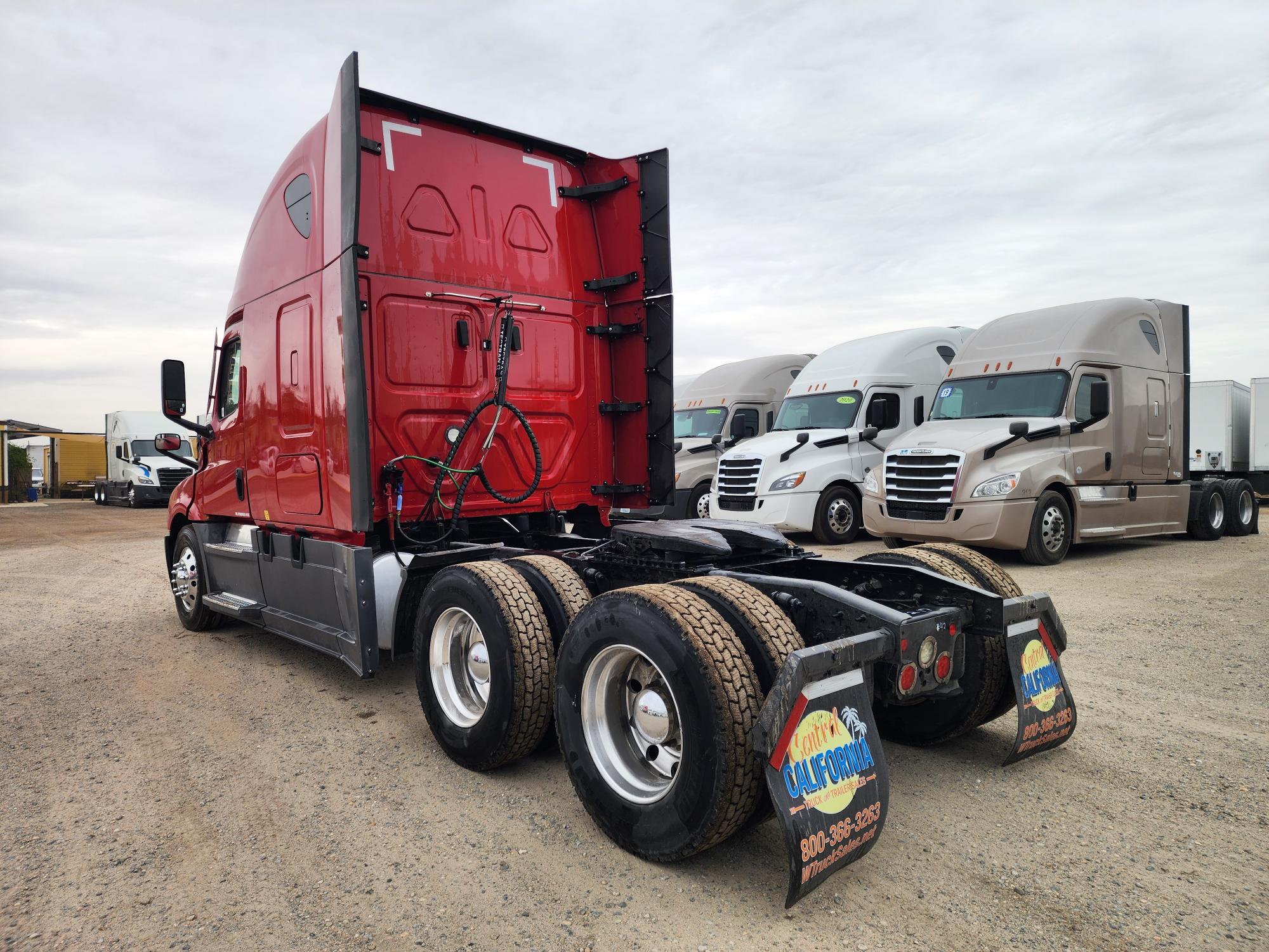 2020 FREIGHTLINER CASCADIA 126SLP - image 4