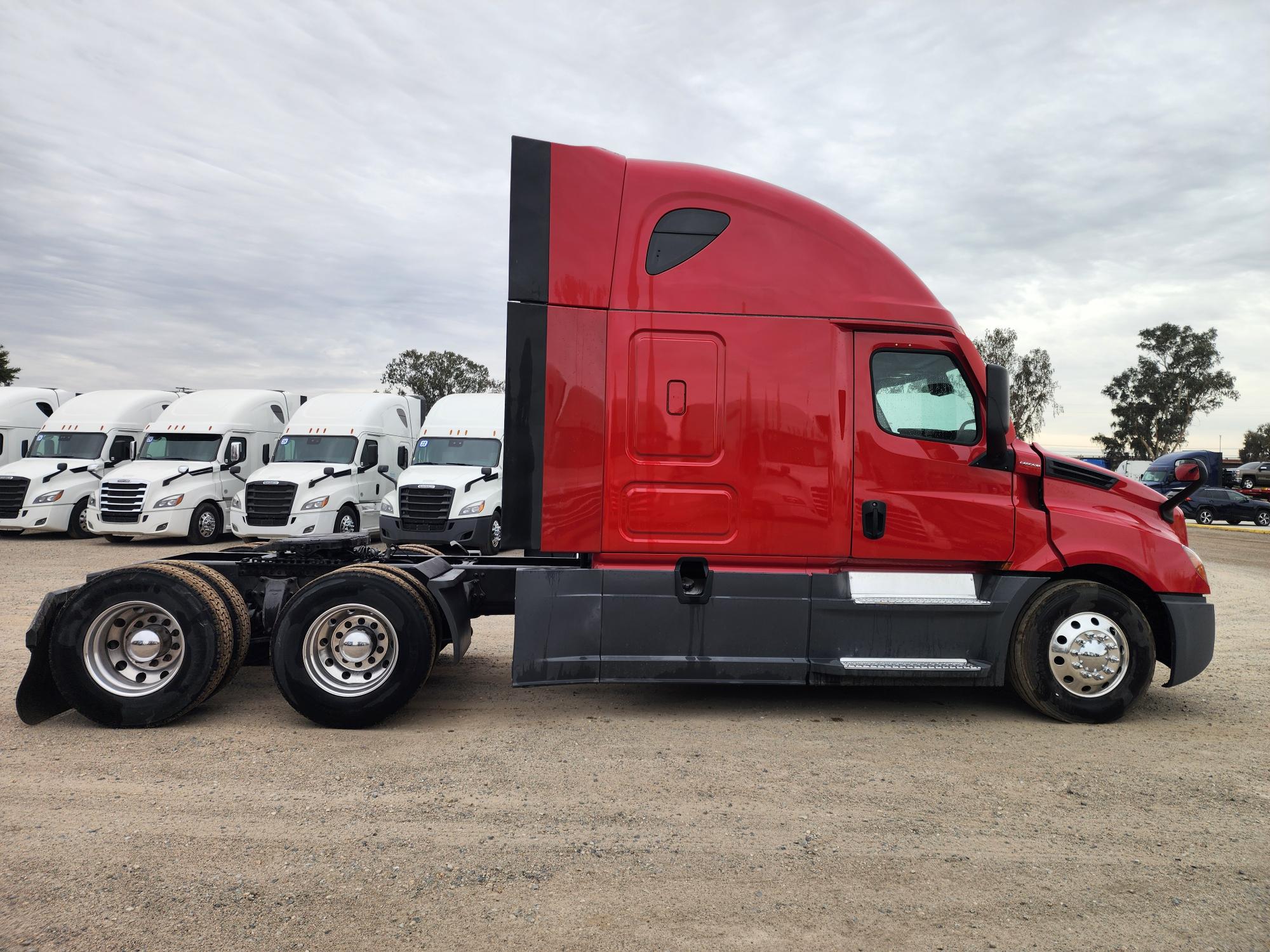 2020 FREIGHTLINER CASCADIA 126SLP - image 7