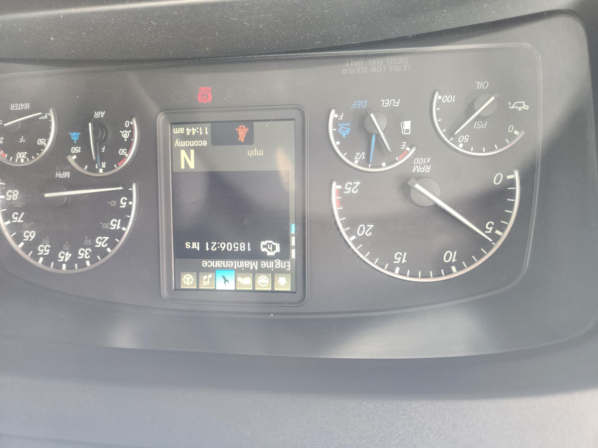 2020 FREIGHTLINER CASCADIA 126SLP - image 15