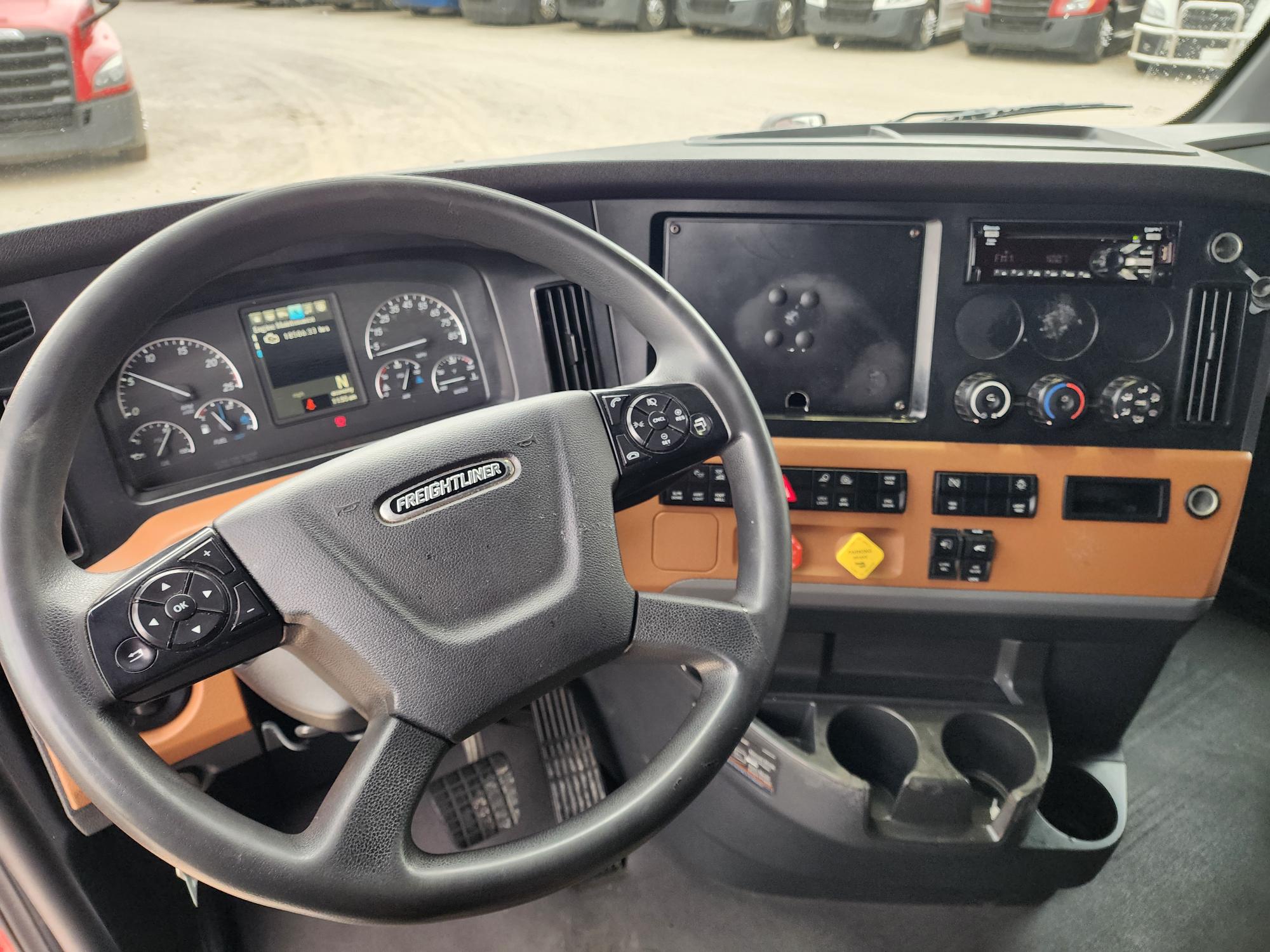 2020 FREIGHTLINER CASCADIA 126SLP - image 17