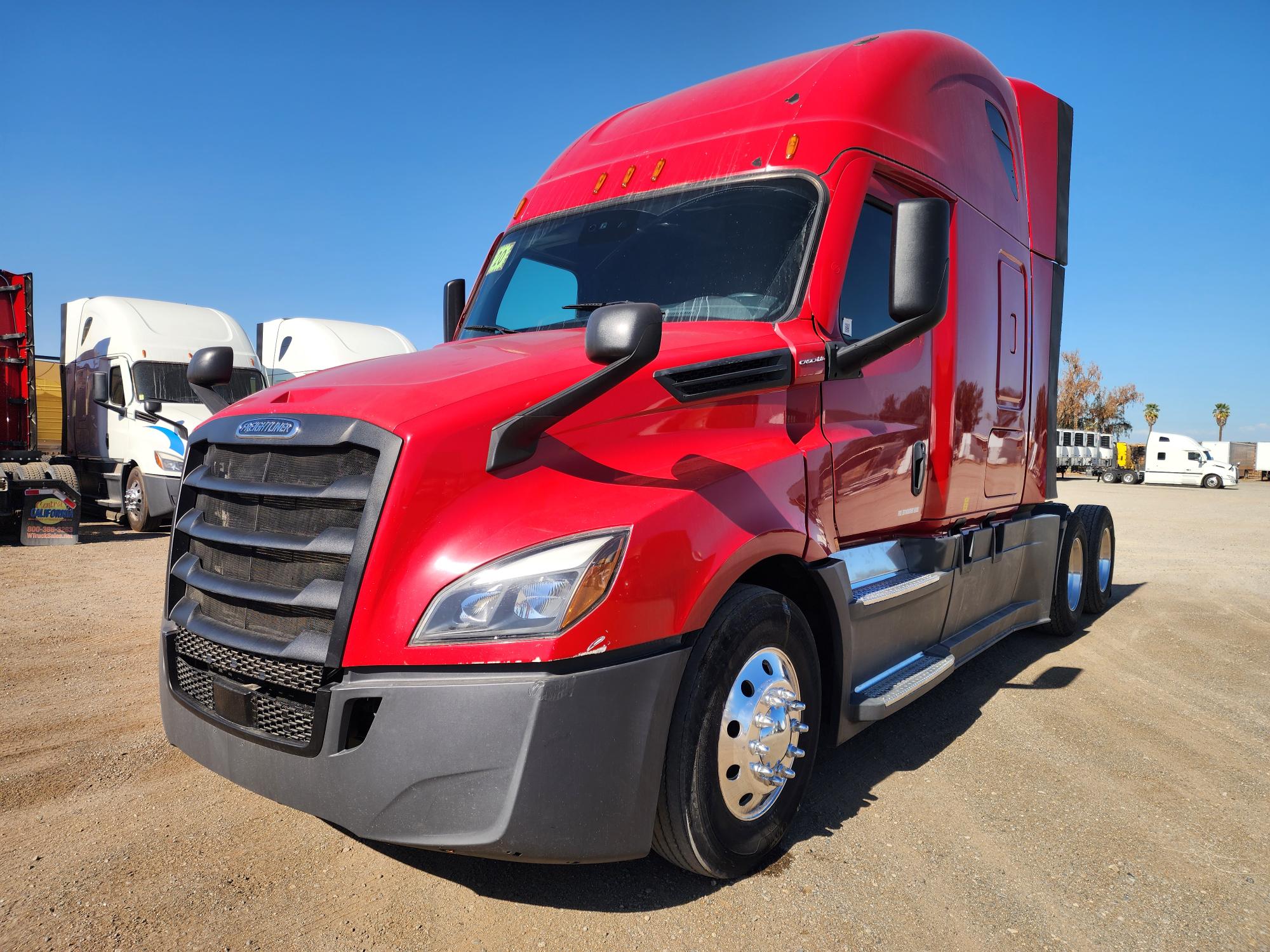2020 FREIGHTLINER CASCADIA 126SLP - image 1